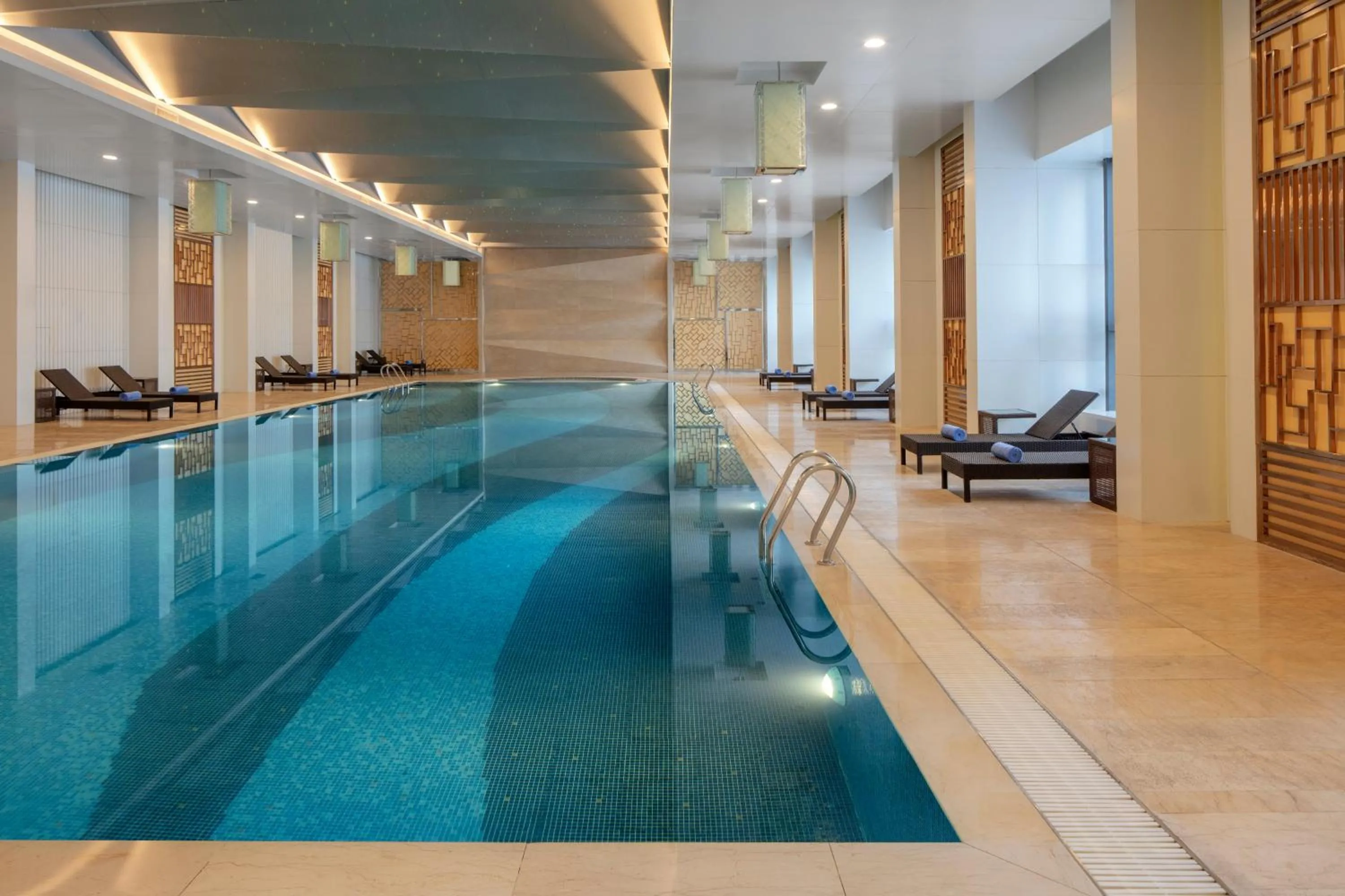 Swimming pool in Radisson Blu Hotel Liuzhou