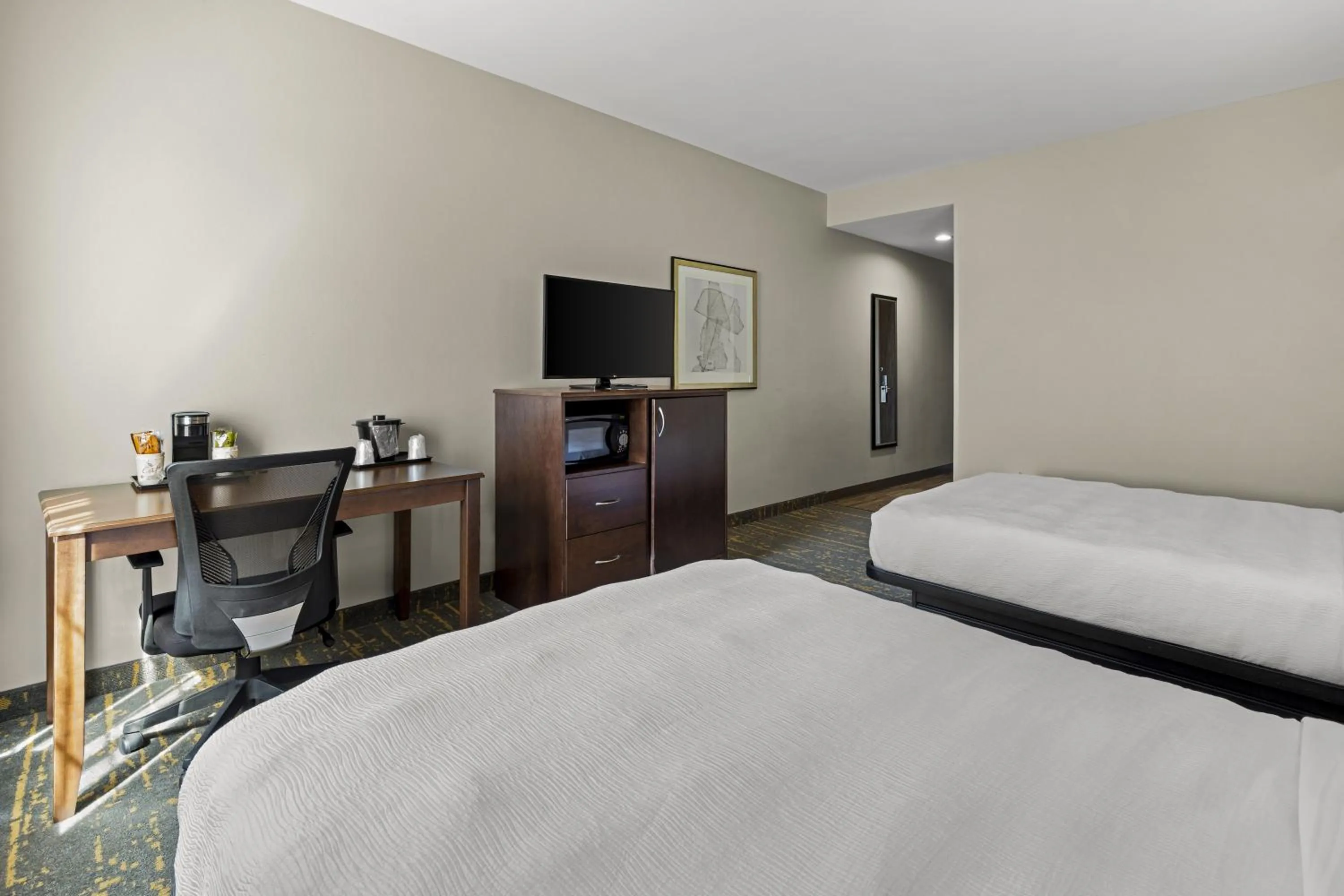 TV and multimedia, Bed in The Mulberry Hotel