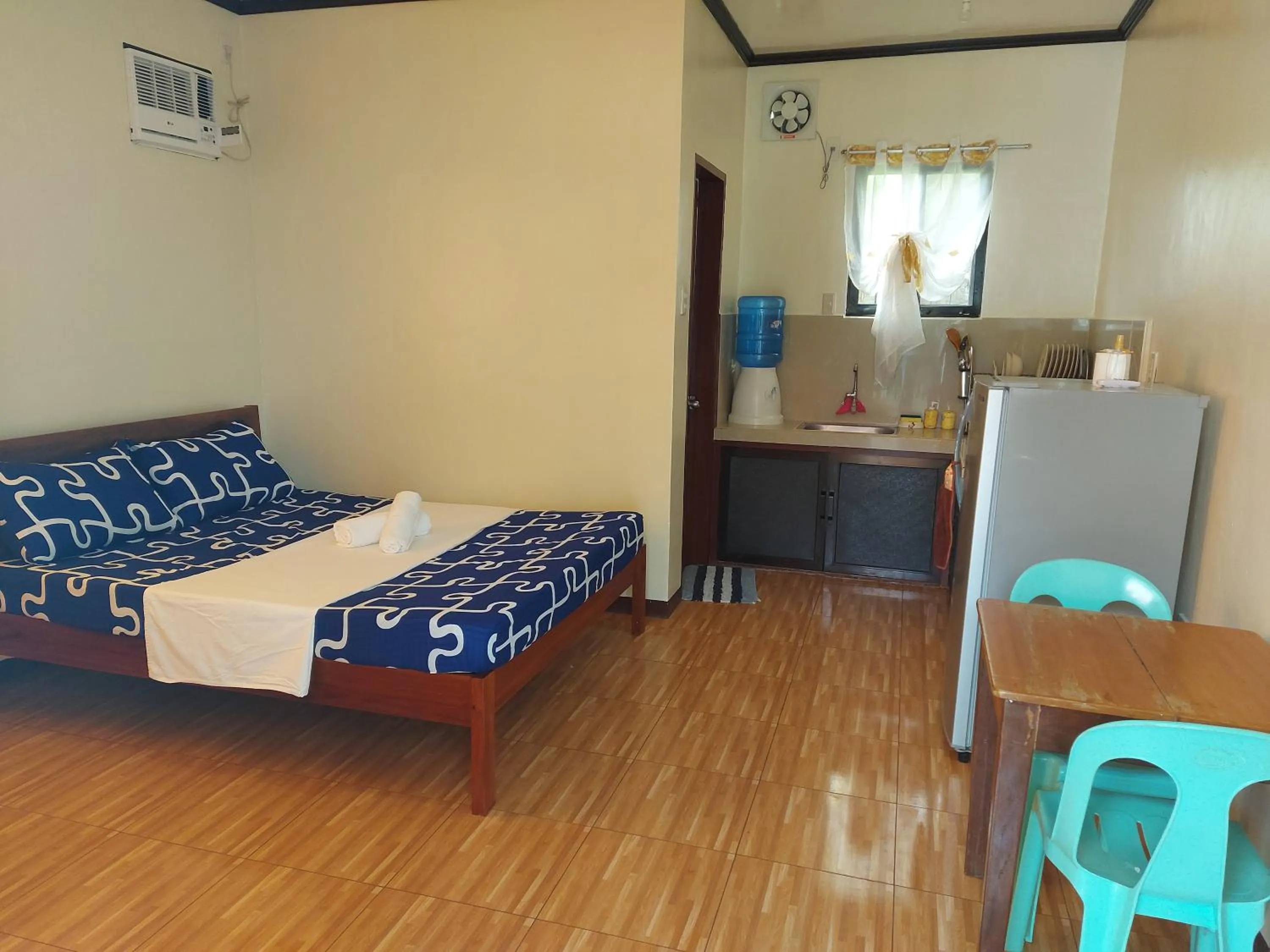 Photo of the whole room, Bed in Gardenview Homestay Siargao
