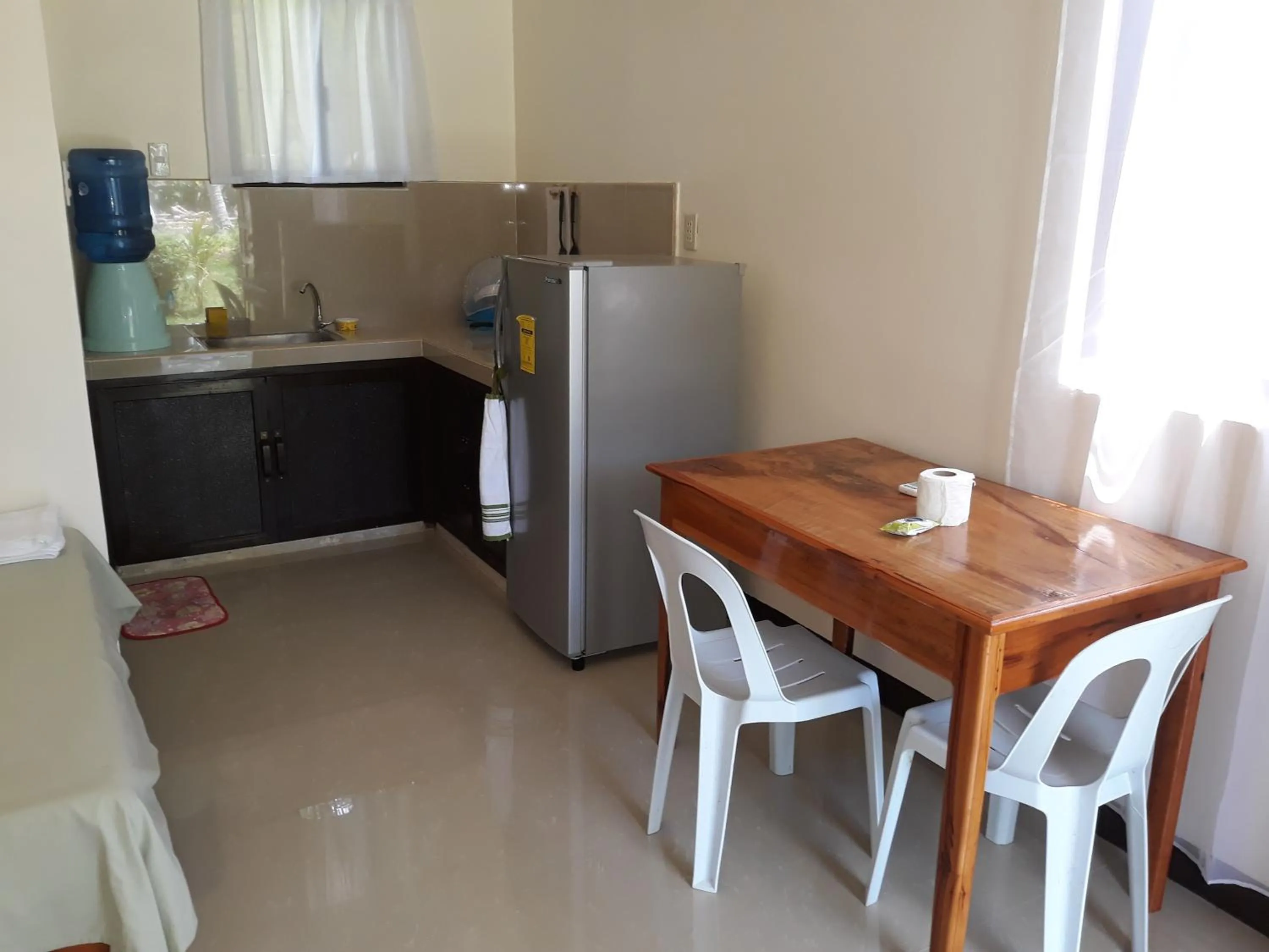 Kitchen or kitchenette in Gardenview Homestay Siargao