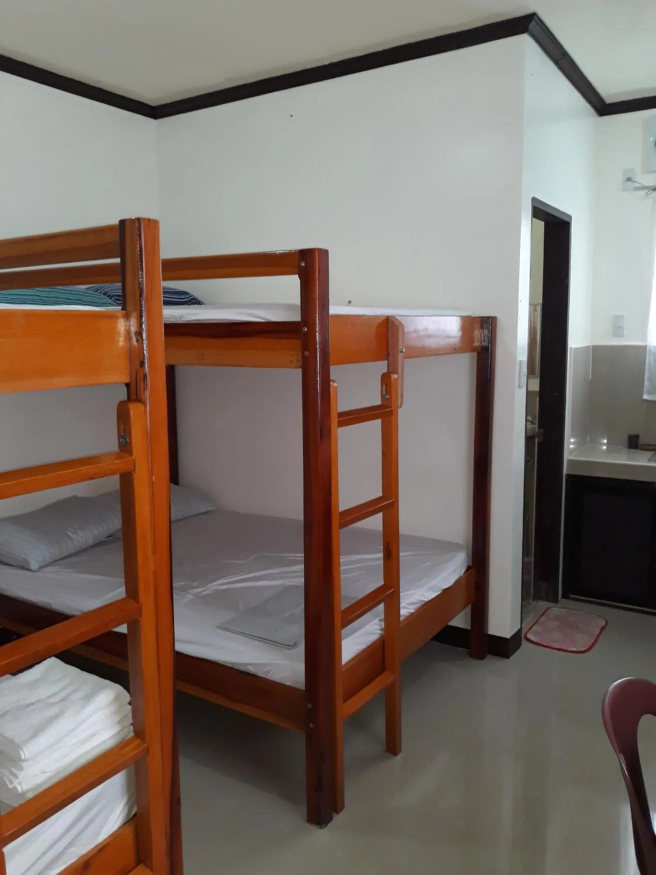 bunk bed, Bed in Gardenview Homestay Siargao