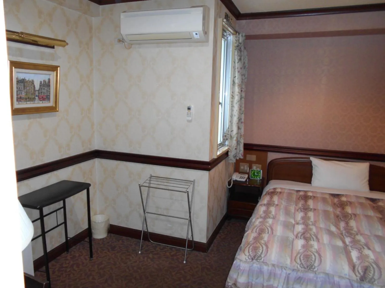 Bed in Nishikawaguchi Station Hotel Stay Lounge