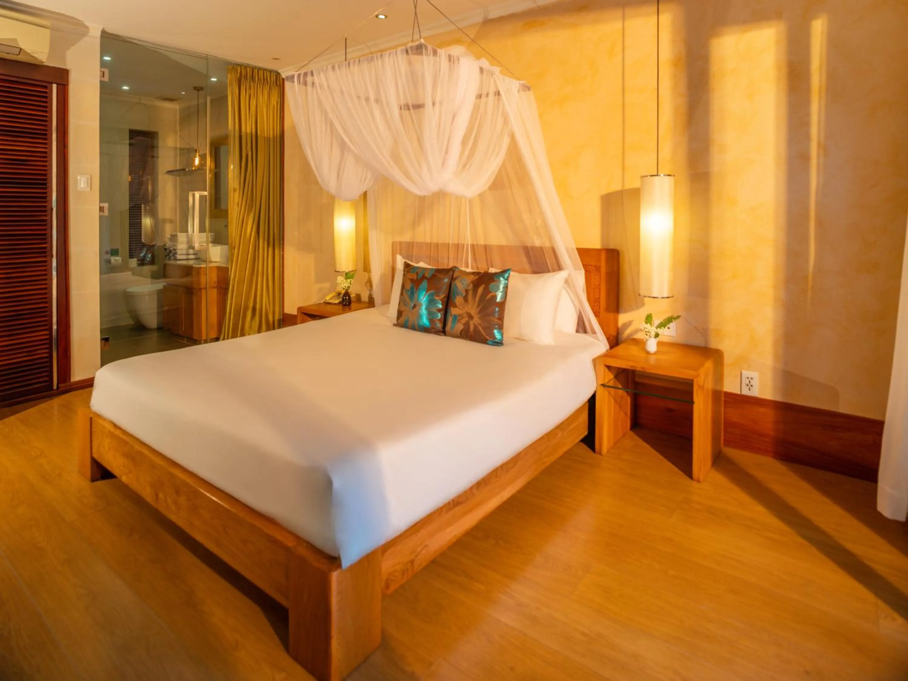 Bed in Sunsea Resort