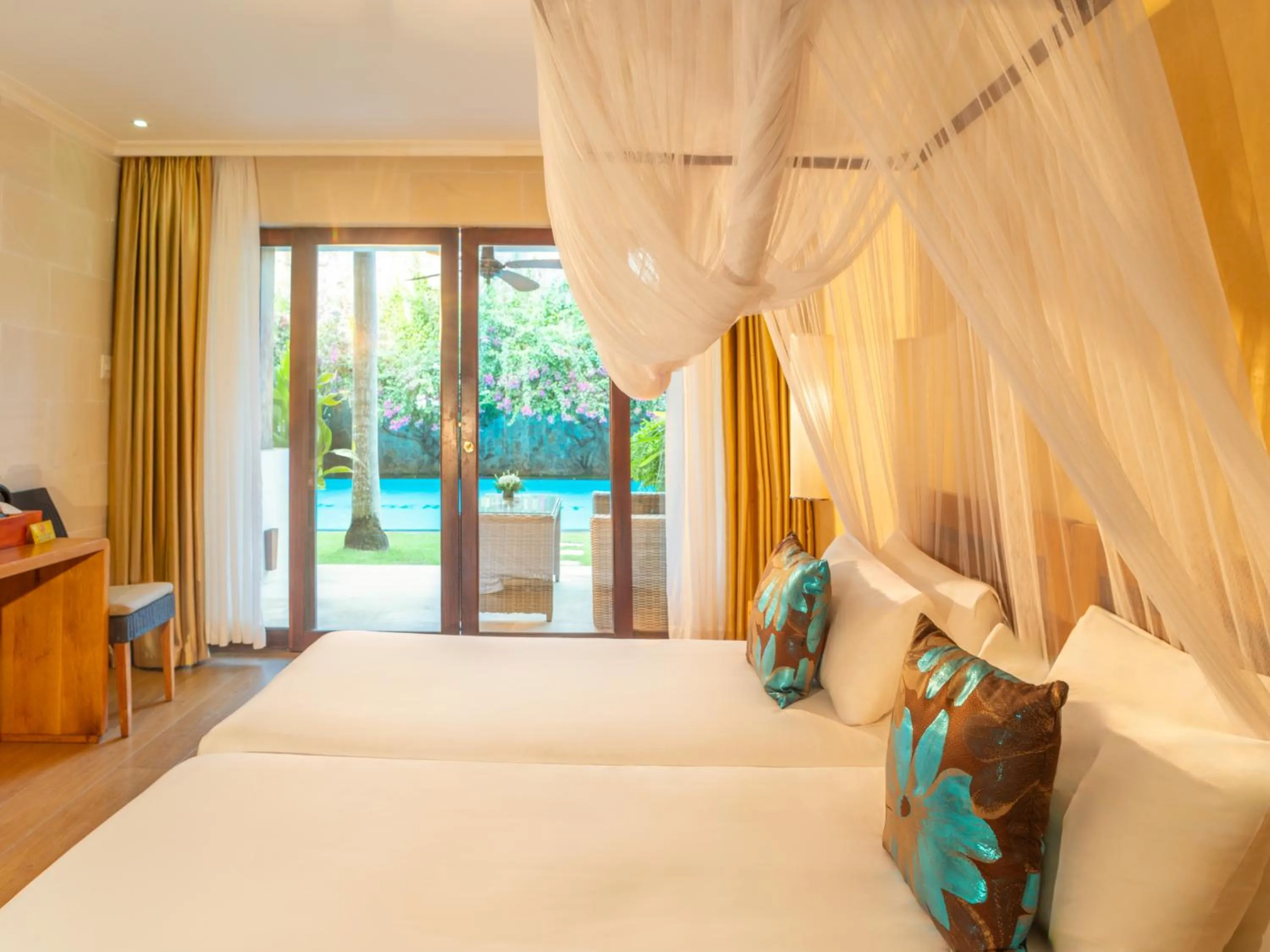 Bed in Sunsea Resort