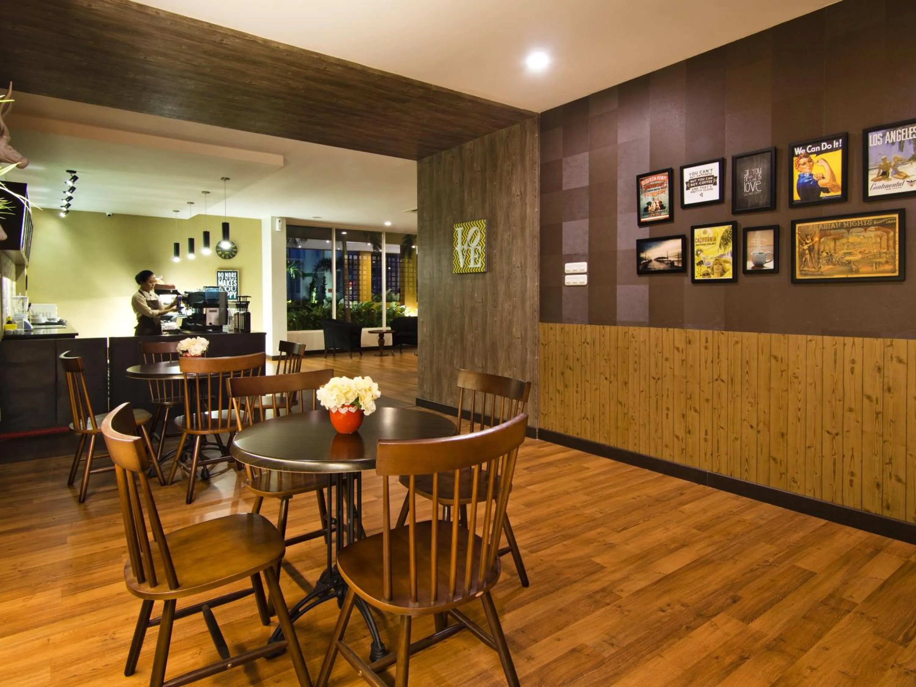 Restaurant/places to eat in The Victoria Hotel Yogyakarta