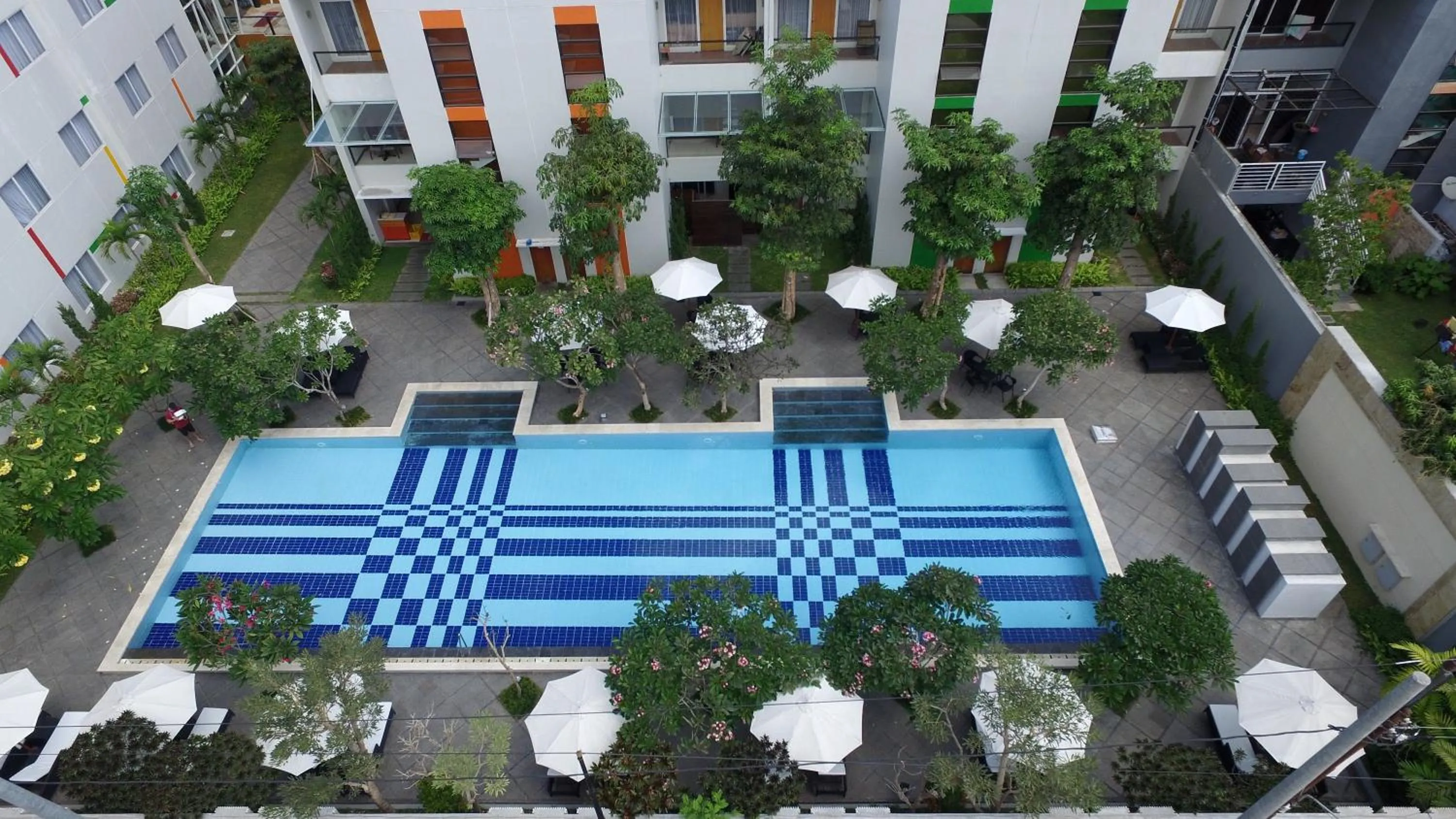 Swimming pool in The Victoria Hotel Yogyakarta