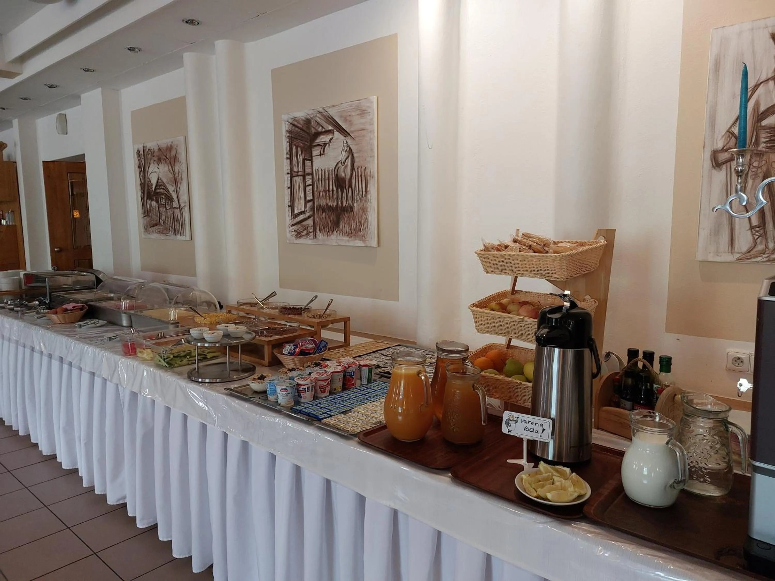 Buffet breakfast in Hotel Gold