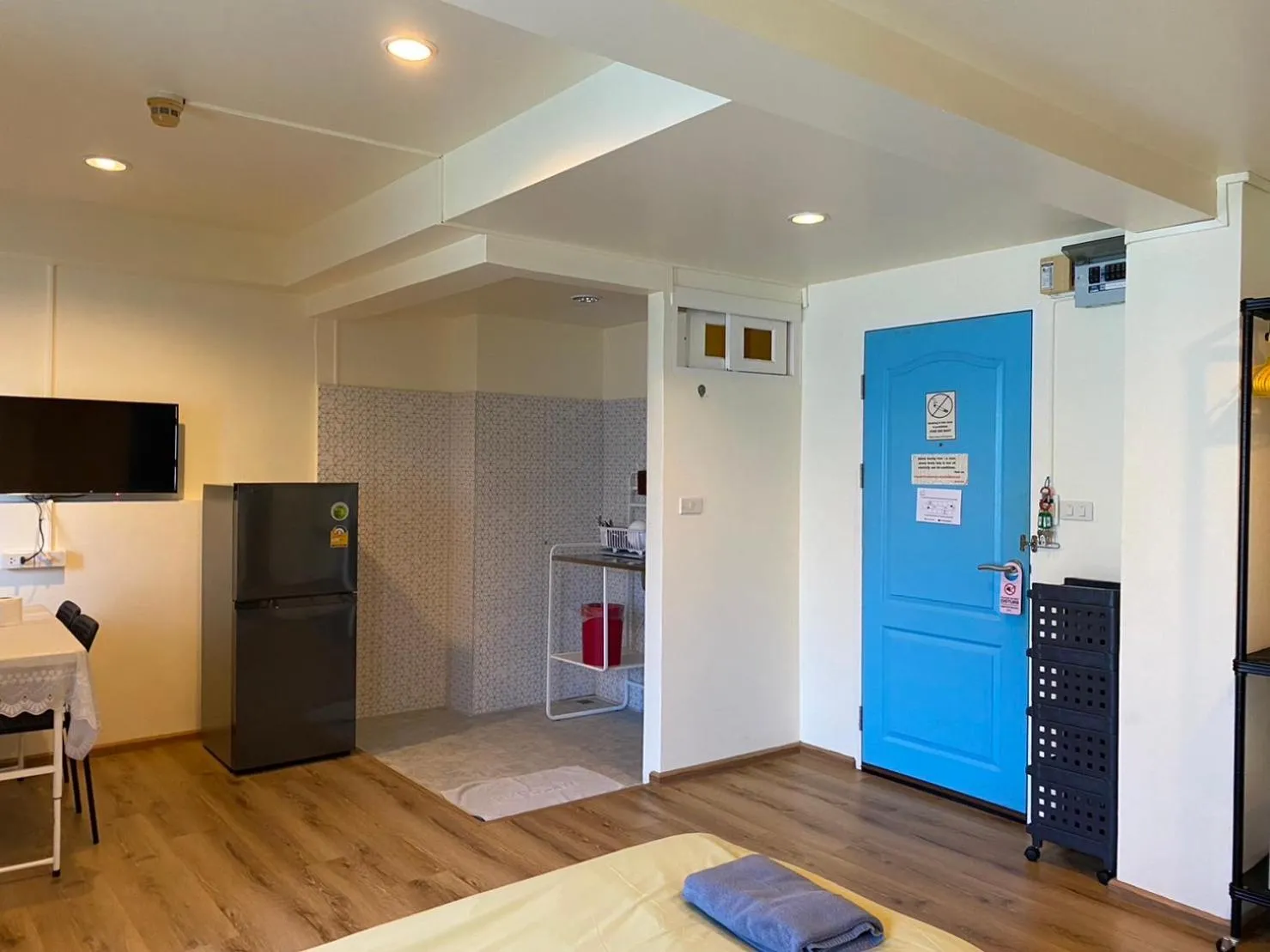 Kitchen or kitchenette in Roof View Place