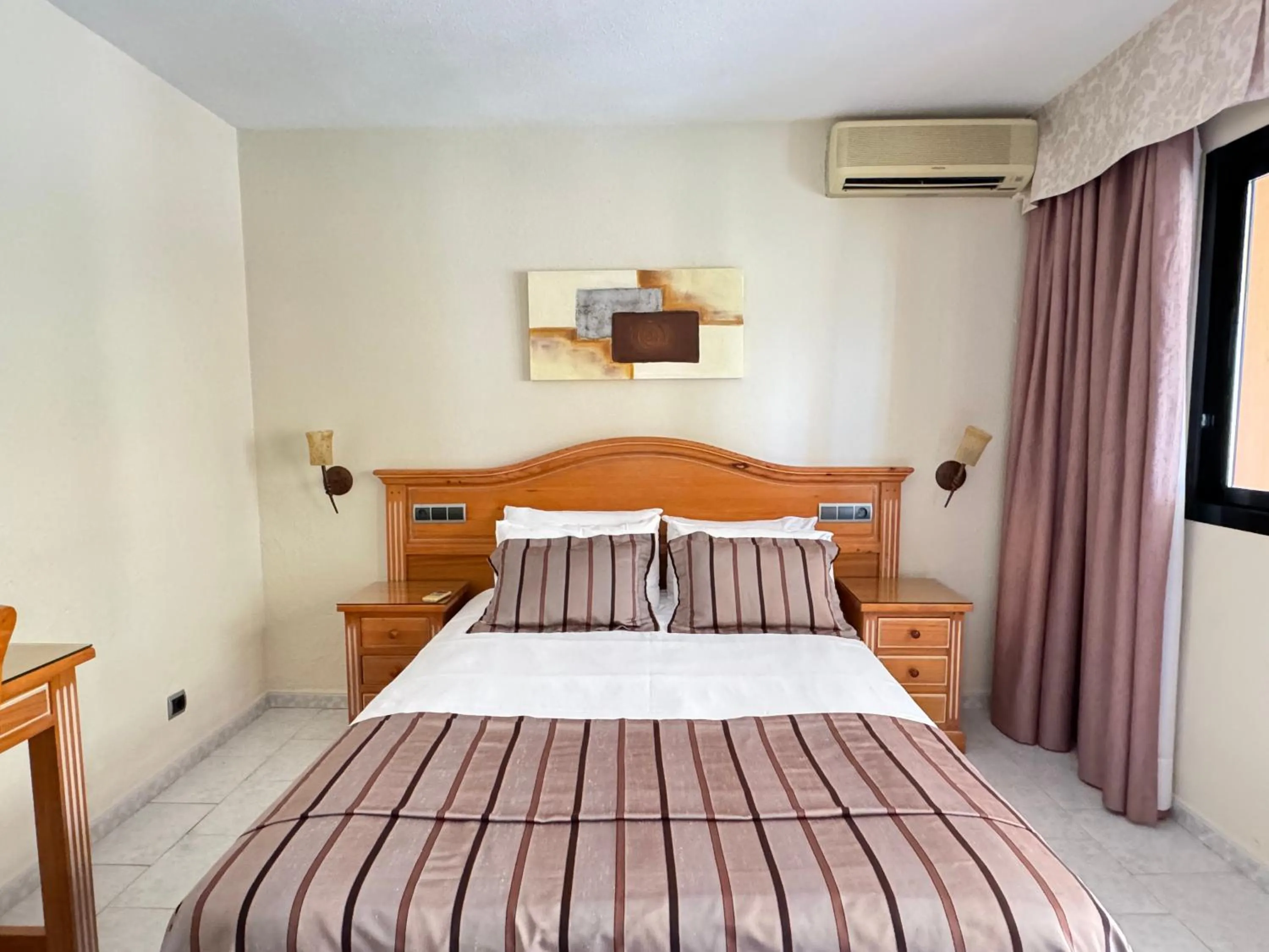 Bedroom, Bed in Macdonald Doña Lola Resort