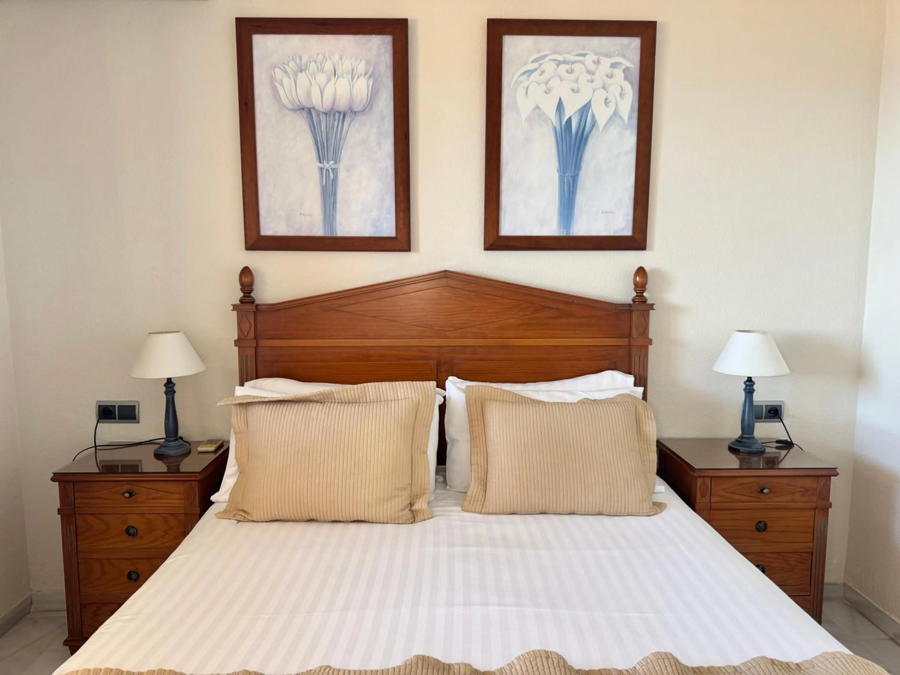 Bedroom, Bed in Macdonald Doña Lola Resort