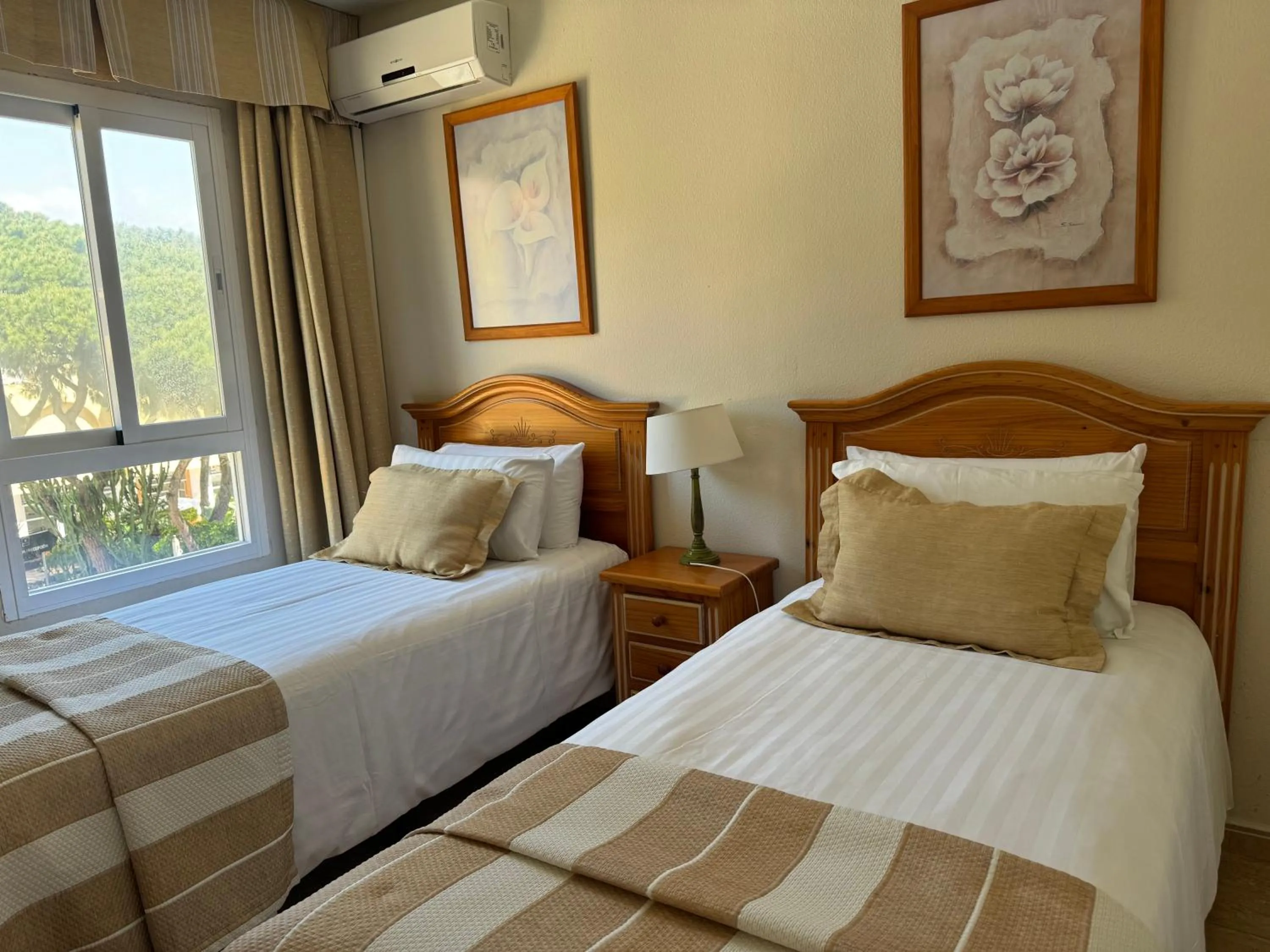 Bedroom, Bed in Macdonald Doña Lola Resort