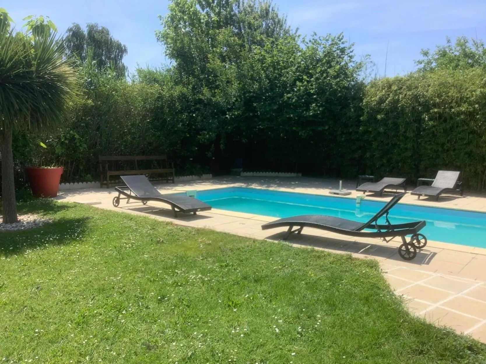 Pool view in Les Tuileries de Chanteloup