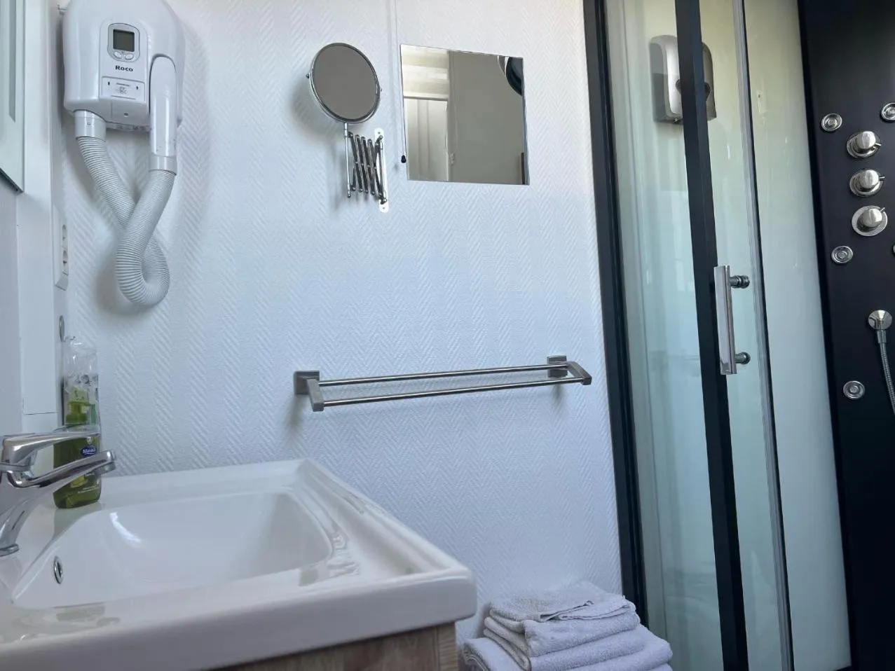 Bathroom in Les Tuileries de Chanteloup