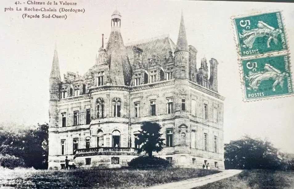 Property building in Les Tuileries de Chanteloup