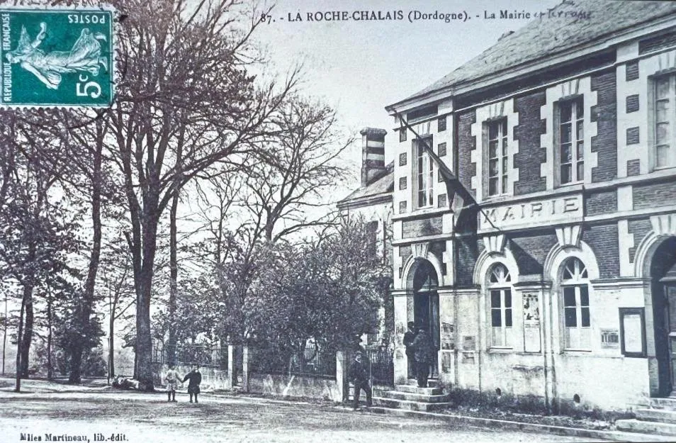 Property building in Les Tuileries de Chanteloup