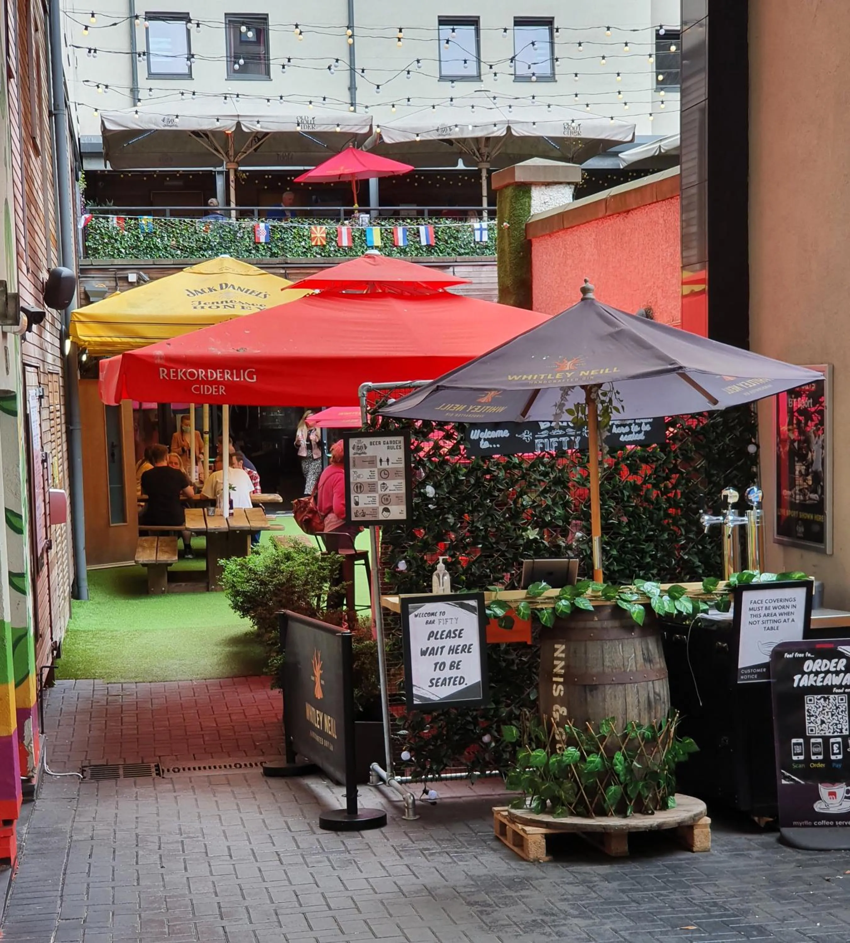 Patio in a&o Edinburgh City
