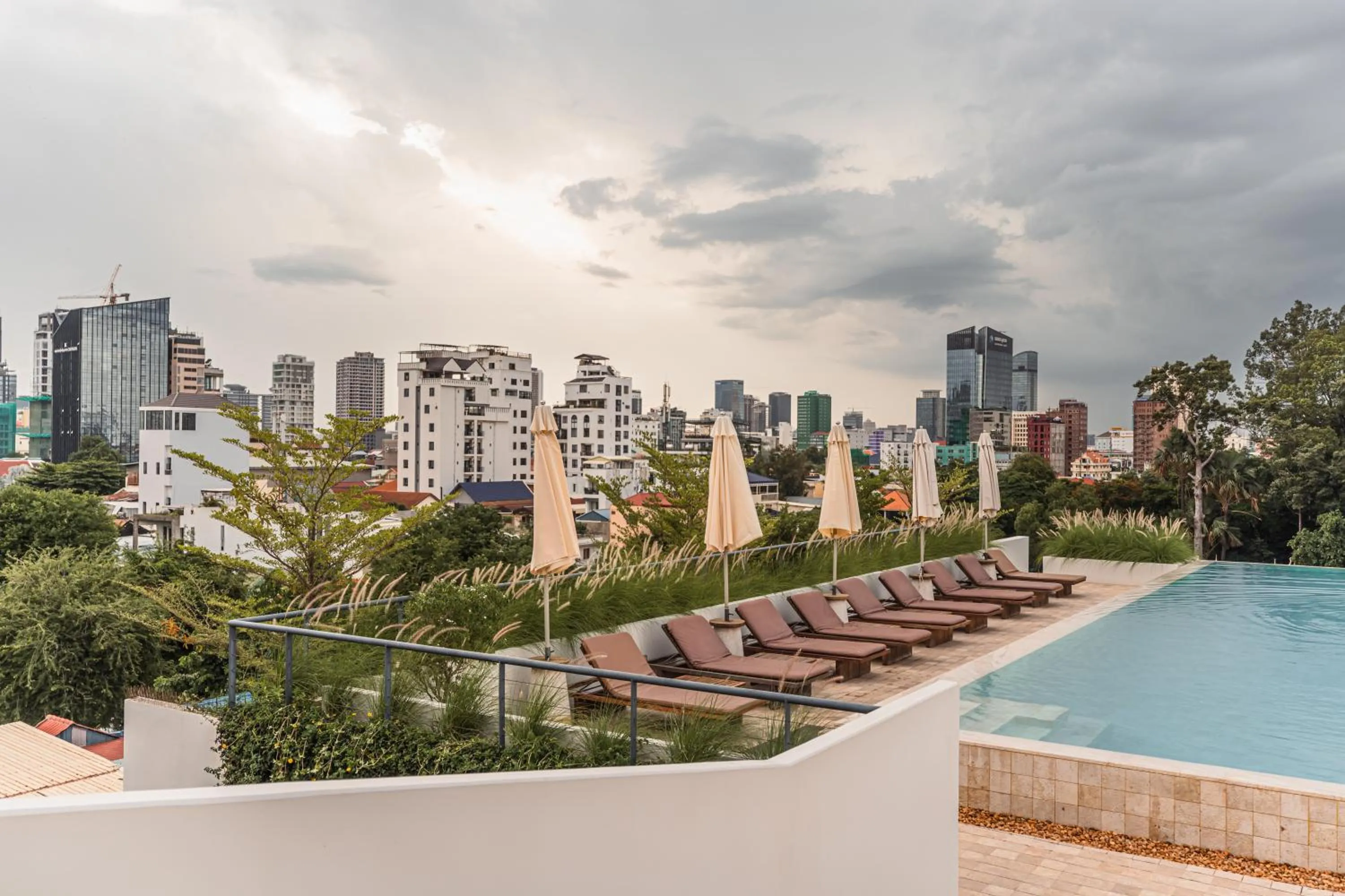 Swimming pool in Penh House Hotel