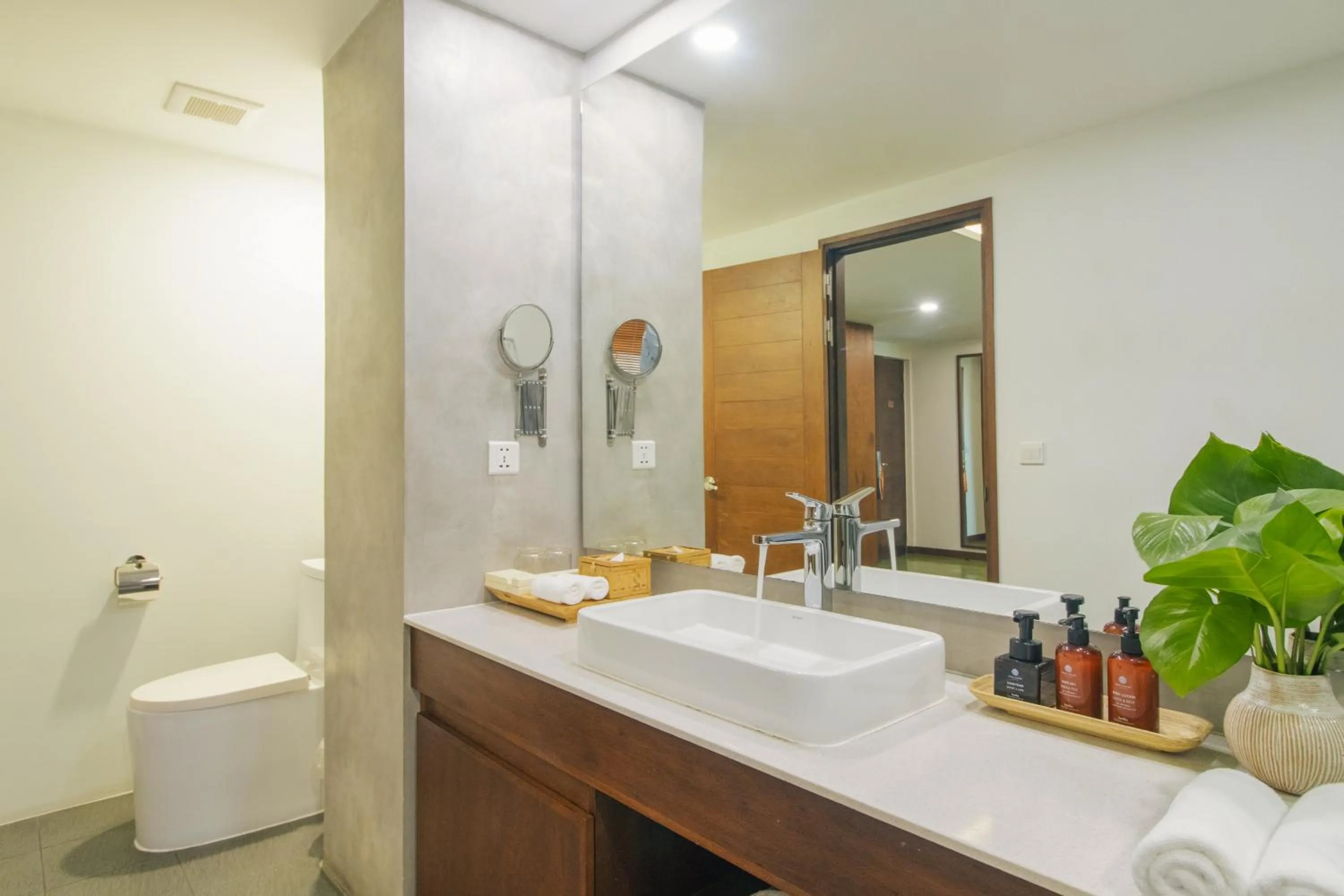 Bathroom in Penh House Hotel