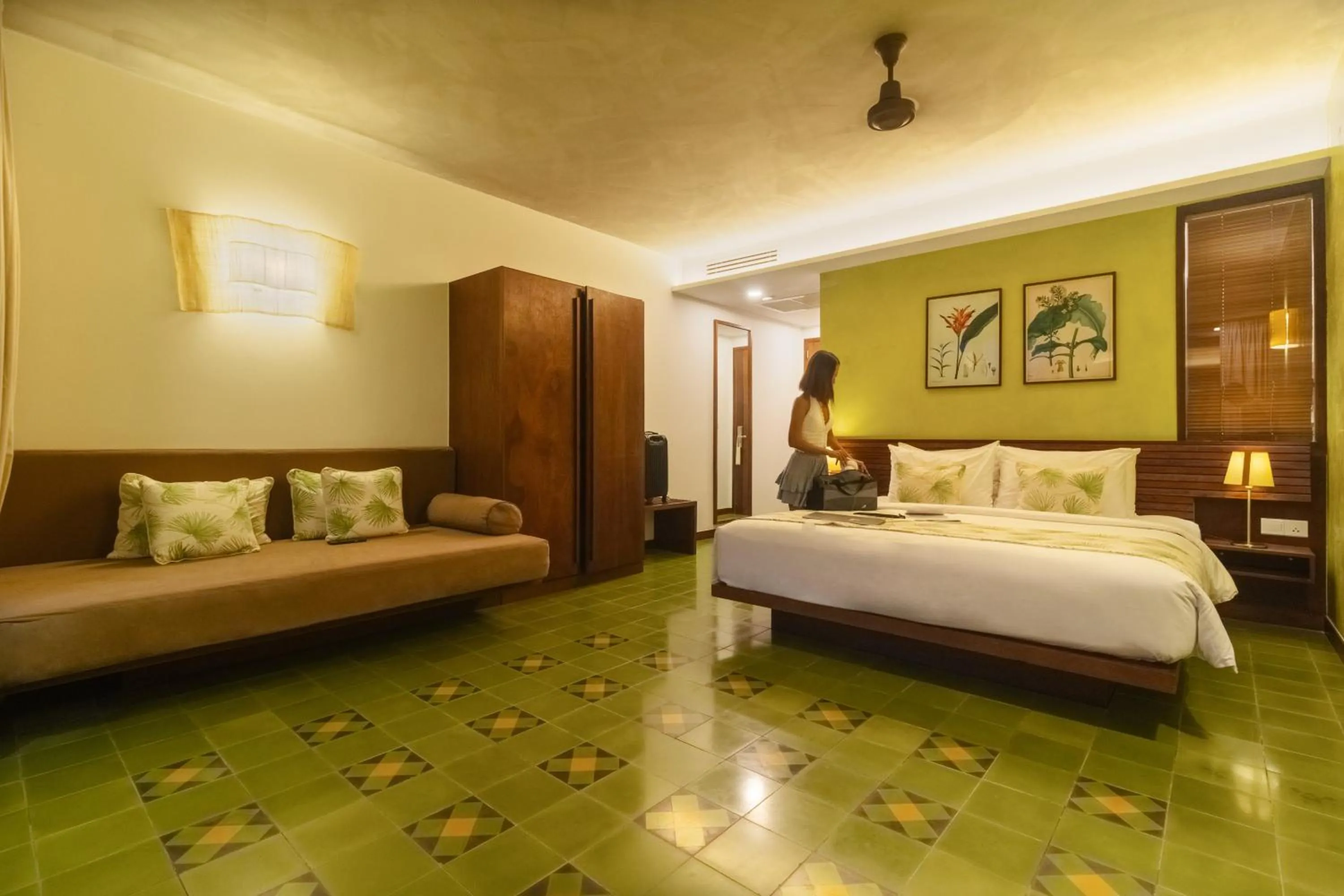 Photo of the whole room, Bed in Penh House Hotel