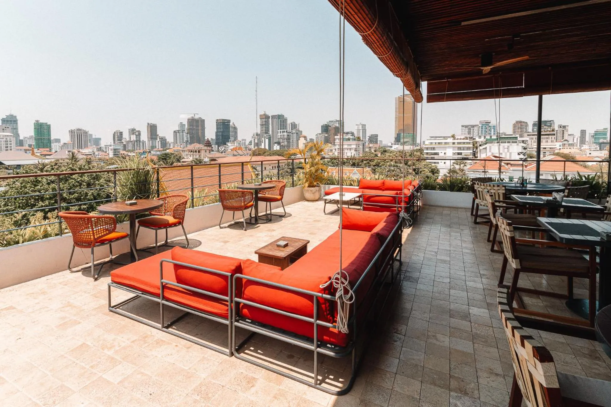 Restaurant/places to eat in Penh House Hotel