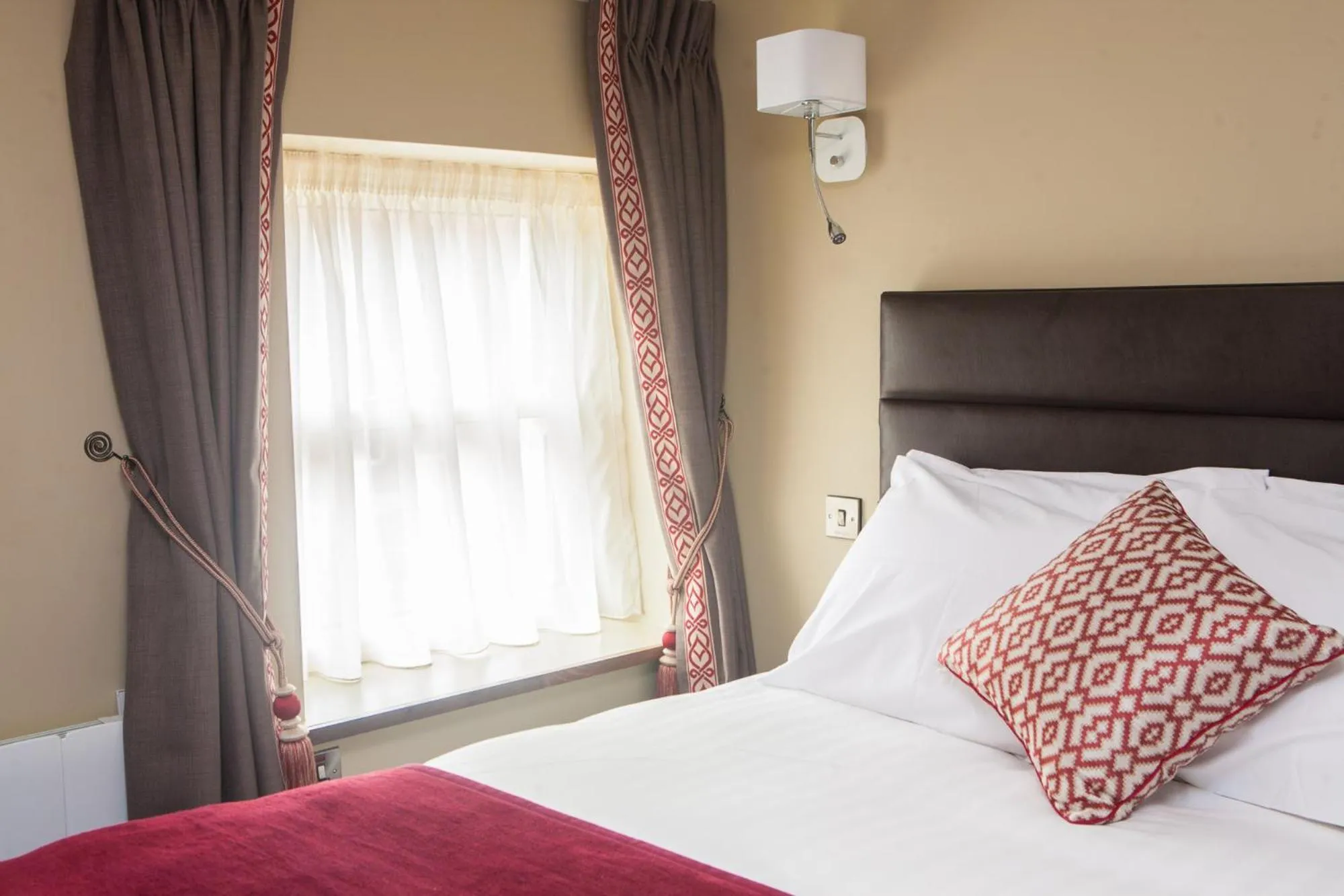 Bedroom, Bed in The Draper Rooms