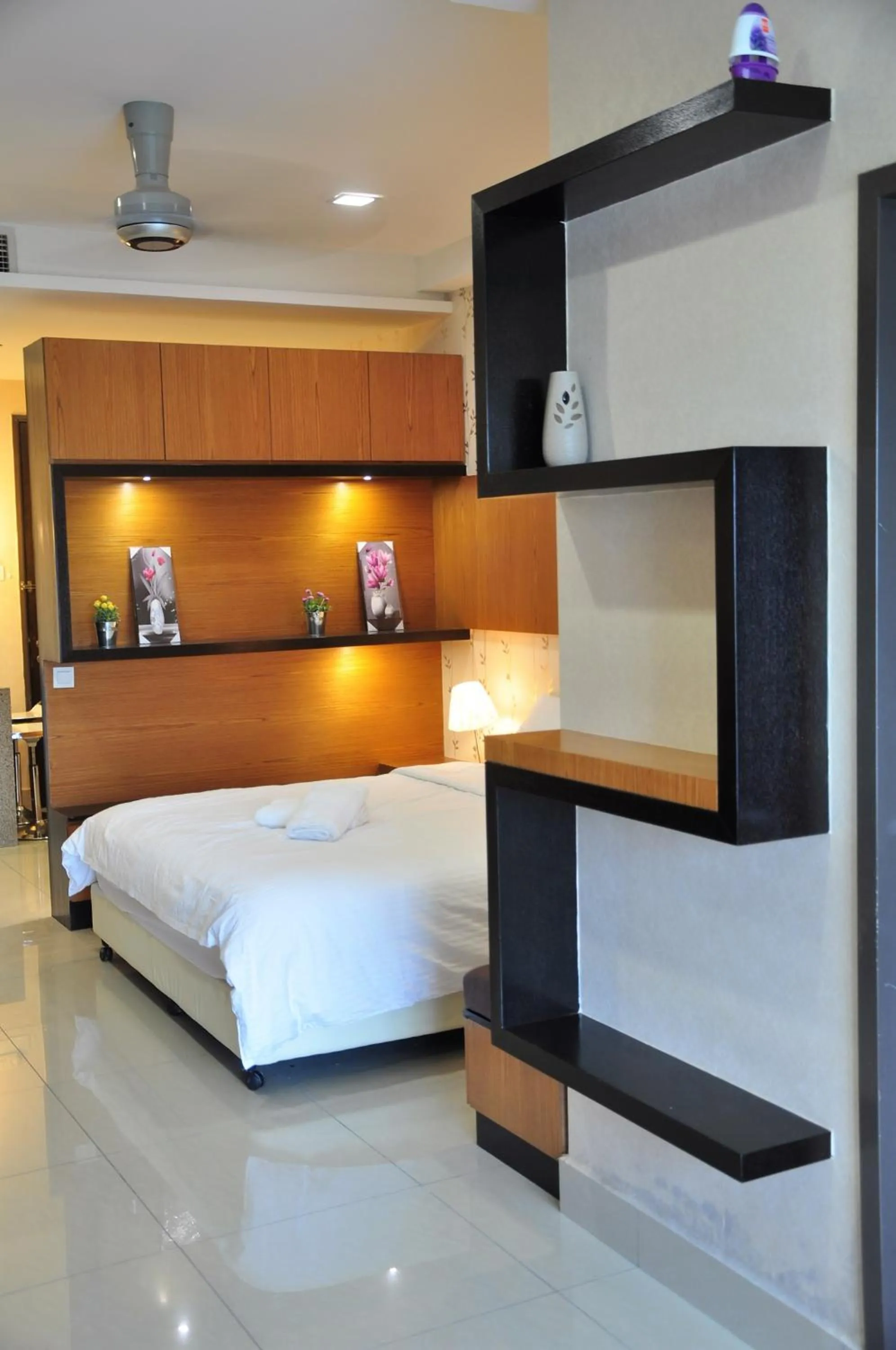 Bed in Shaftsbury Cyberjaya by IdealHub