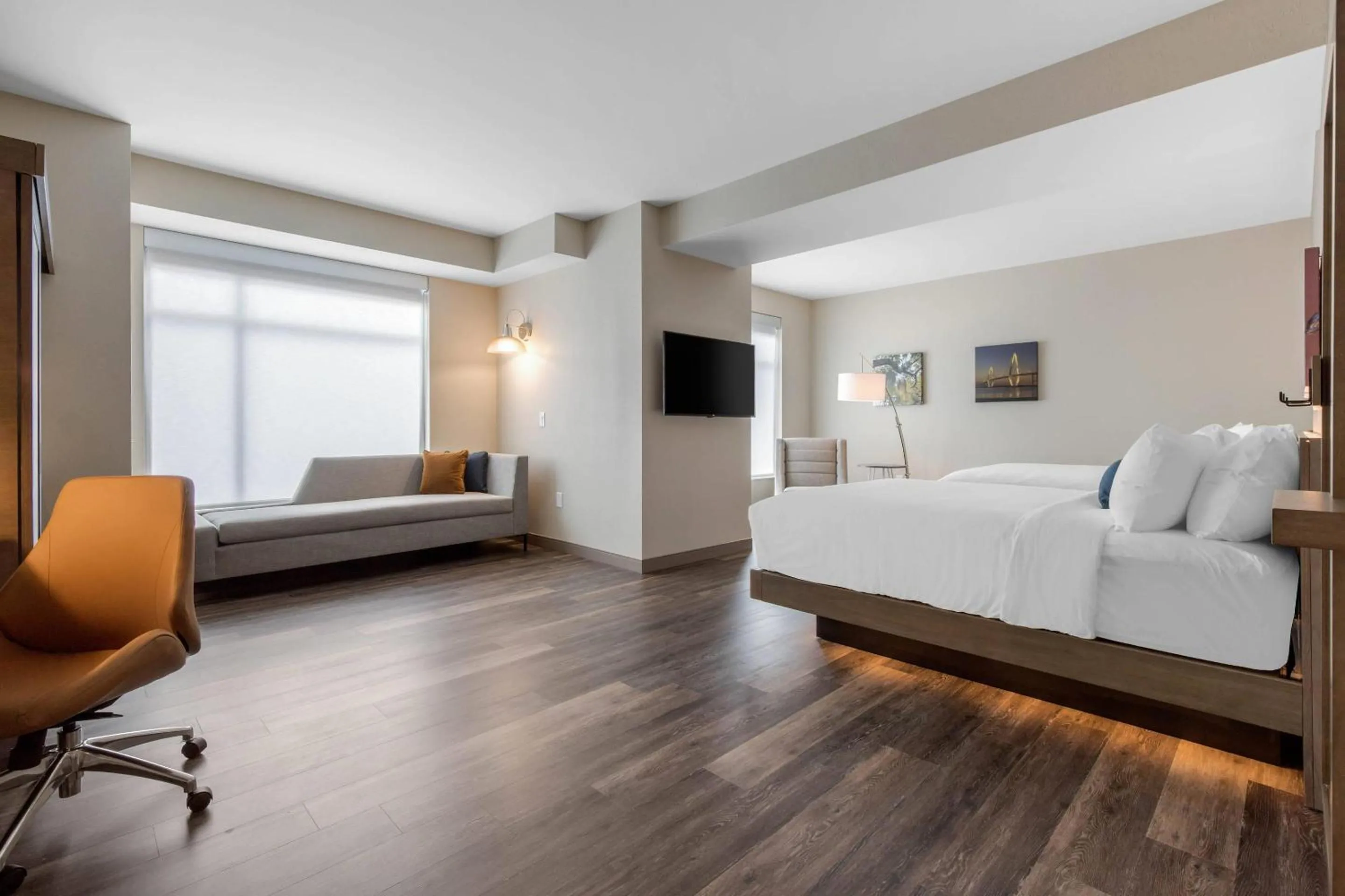 Bedroom, Bed in Cambria Hotel Mount Pleasant - Charleston