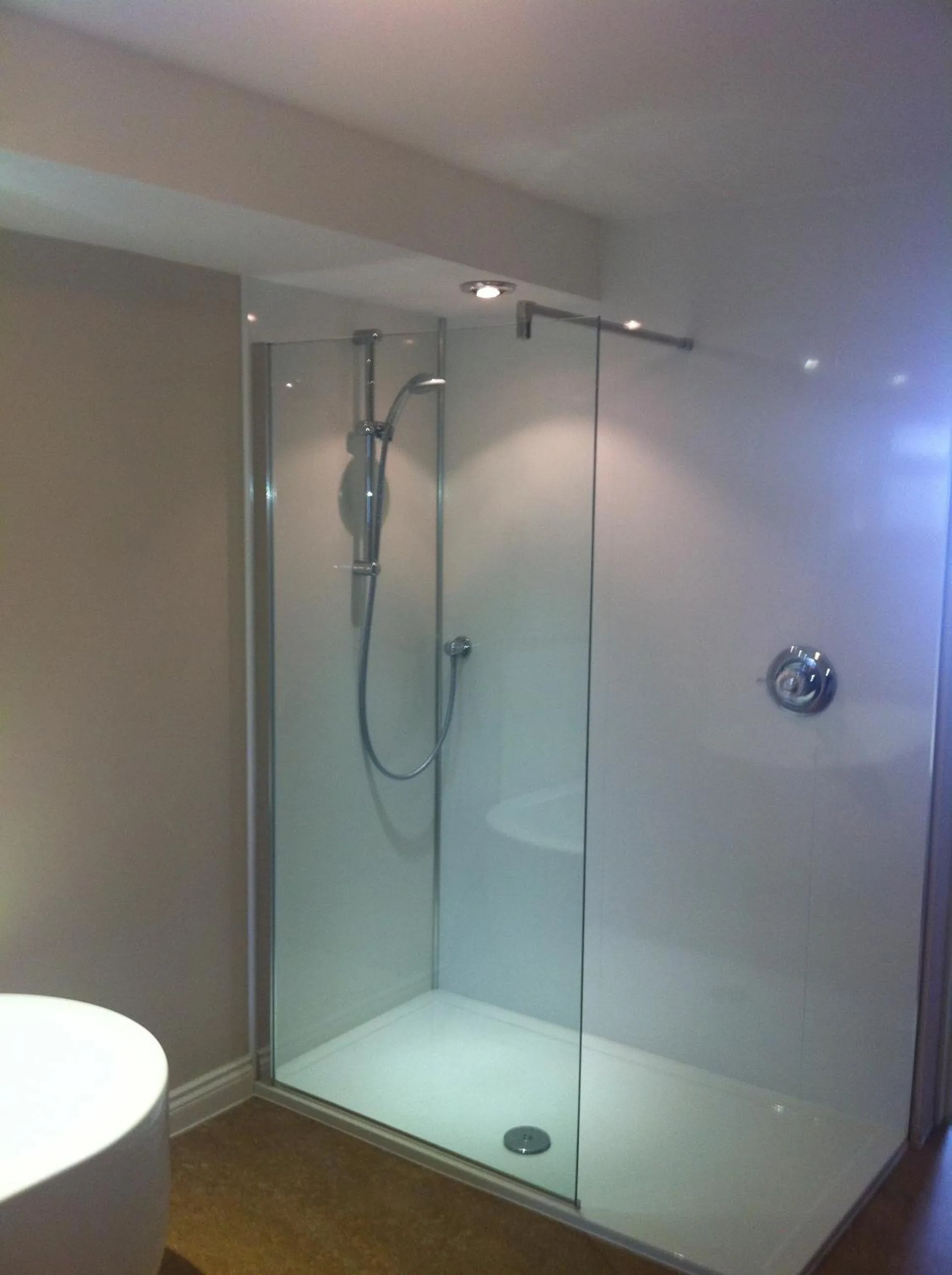 Shower in Boathouse Hotel