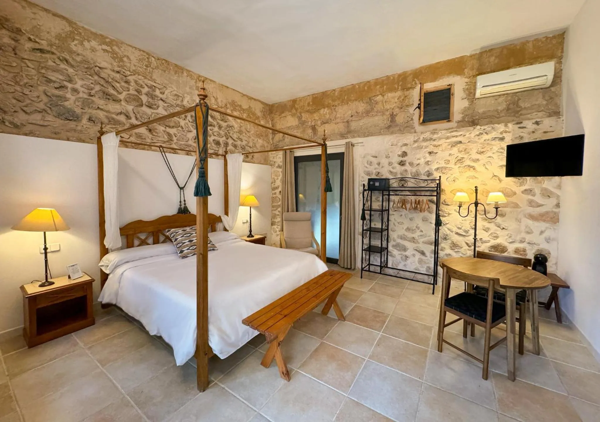 Photo of the whole room, Bed in Finca Son Pont