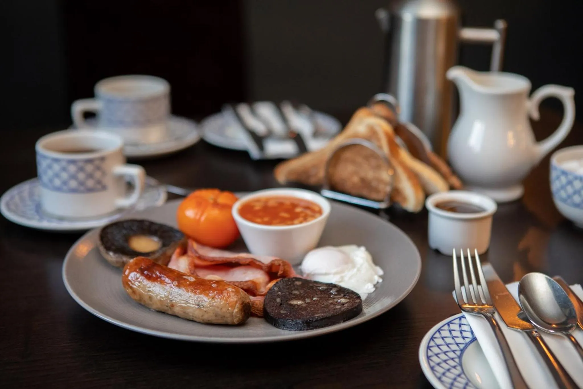 Breakfast in Beechfield House