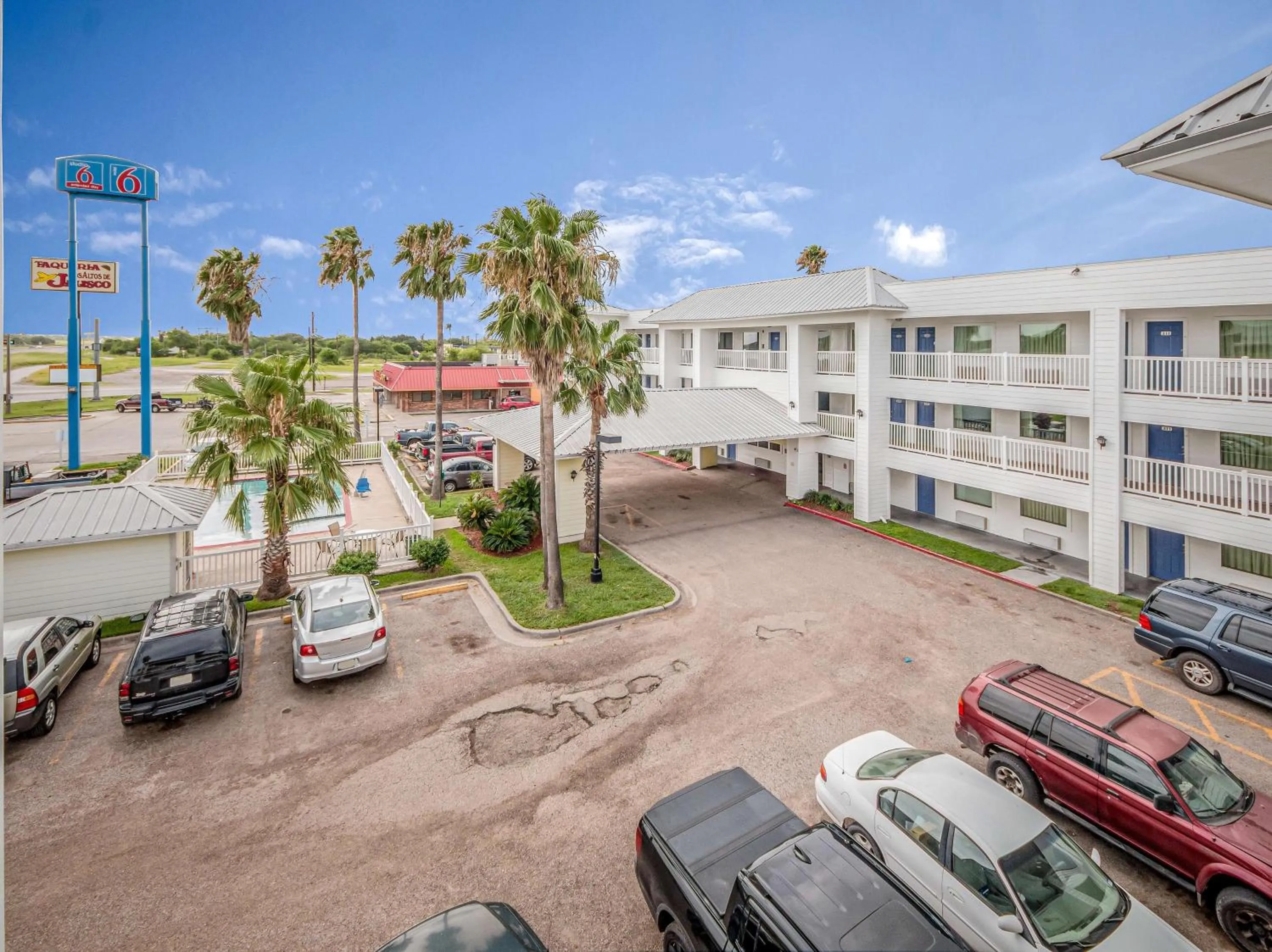 Property building in Studio 6-Corpus Christi, TX - North