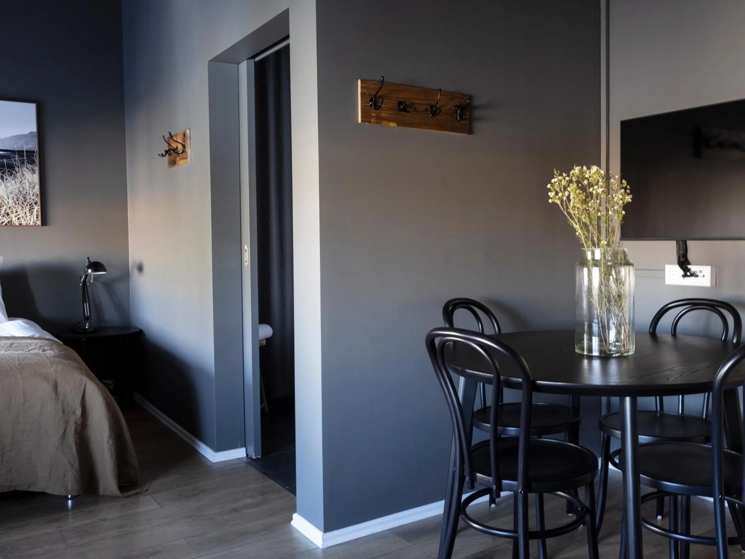 Seating area, Bed in Rey Apartments