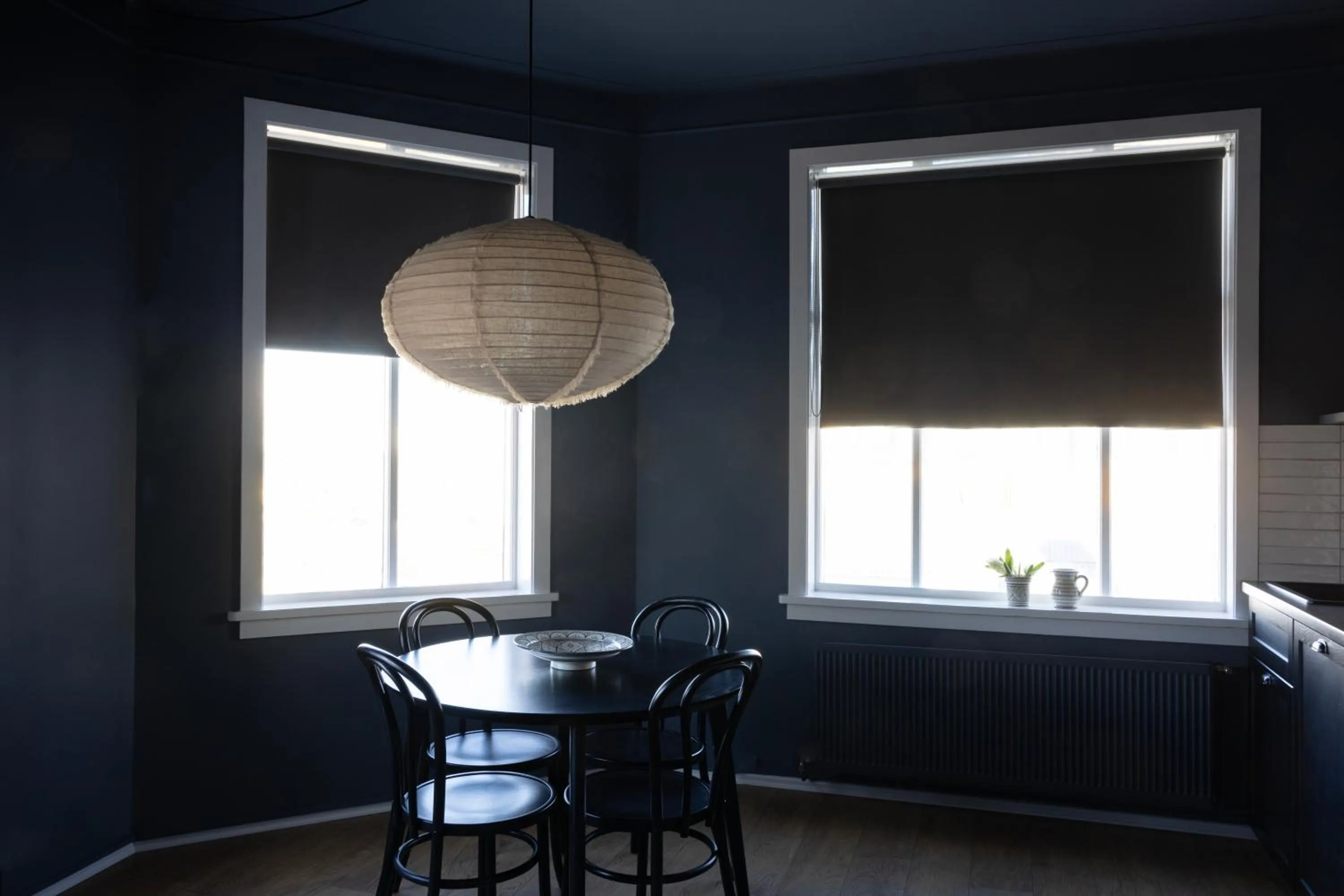 Dining area in Rey Apartments