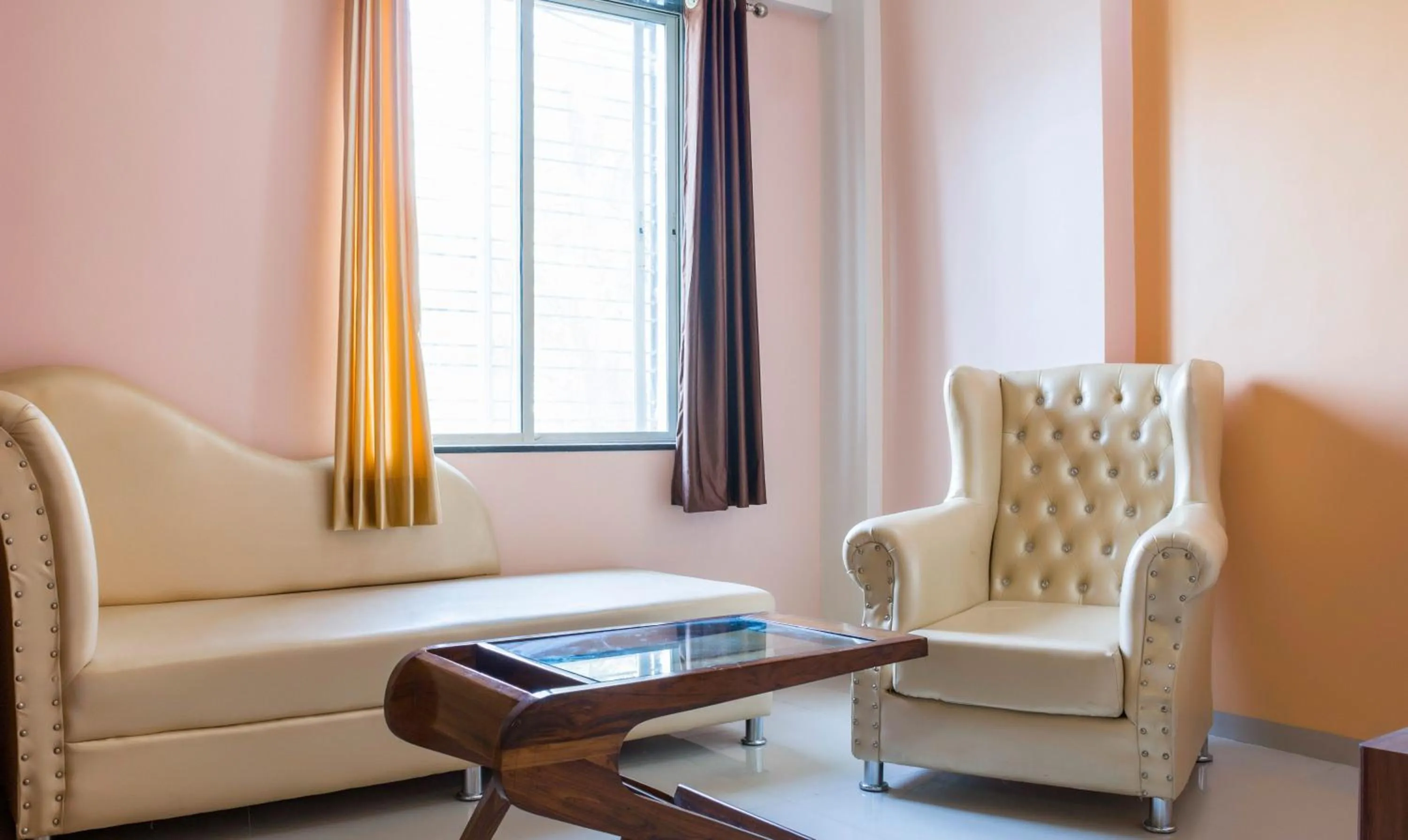 Seating area in Treebo Naunidh Suites