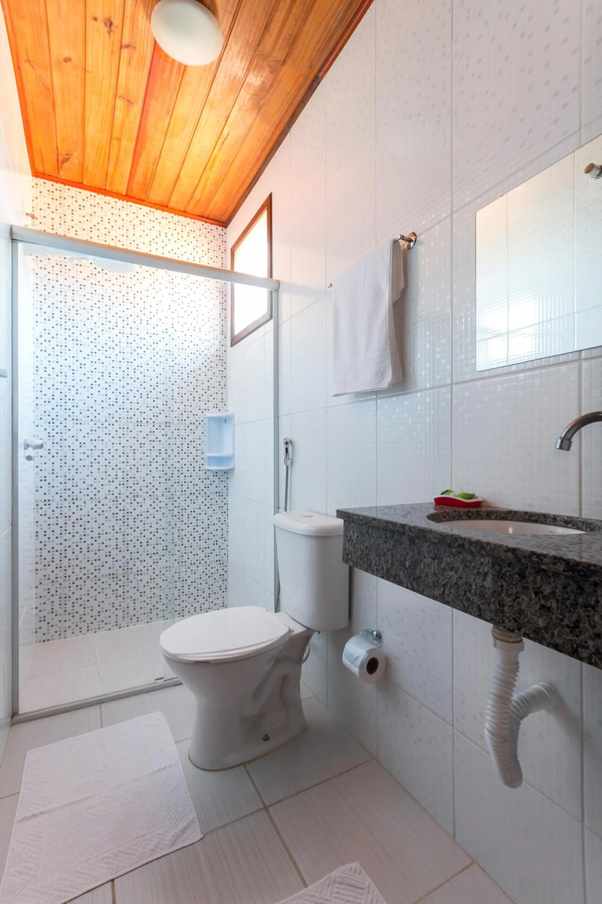 Shower in Pousada Recanto do Jabaquara