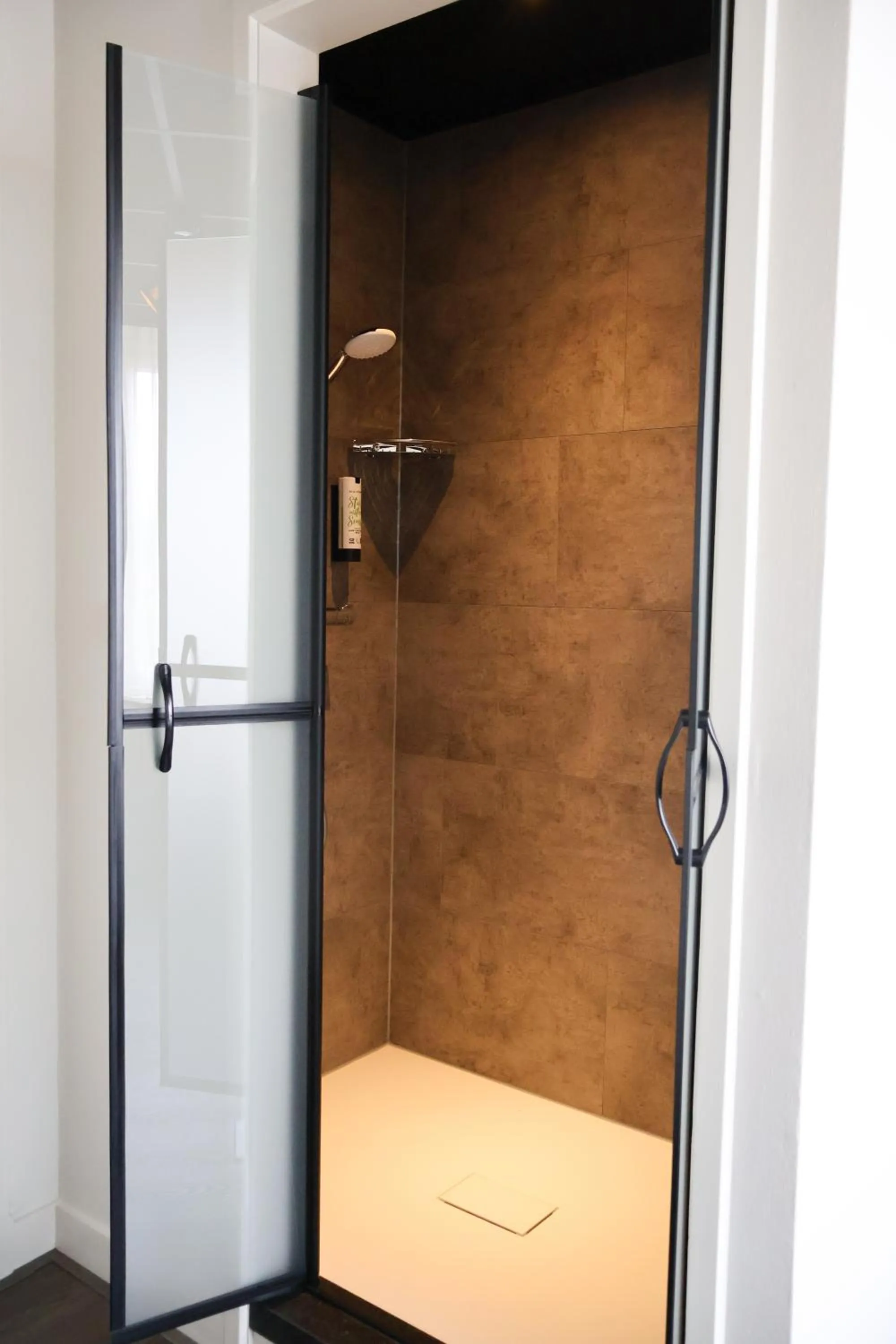 Shower in Hotel de Abdij