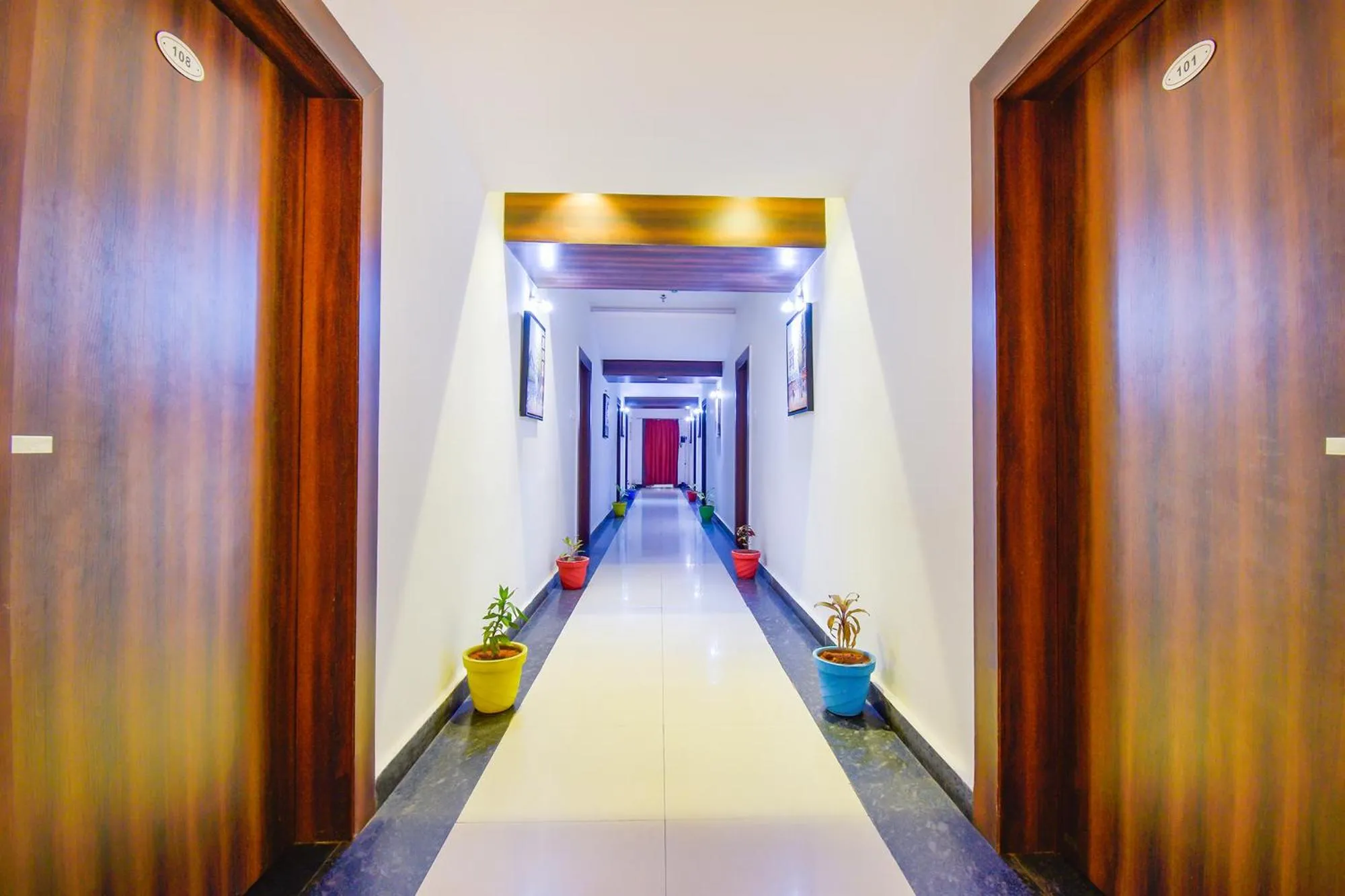 Lobby or reception in FabHotel Pentagon Next - Bhubaneswar Railway Station