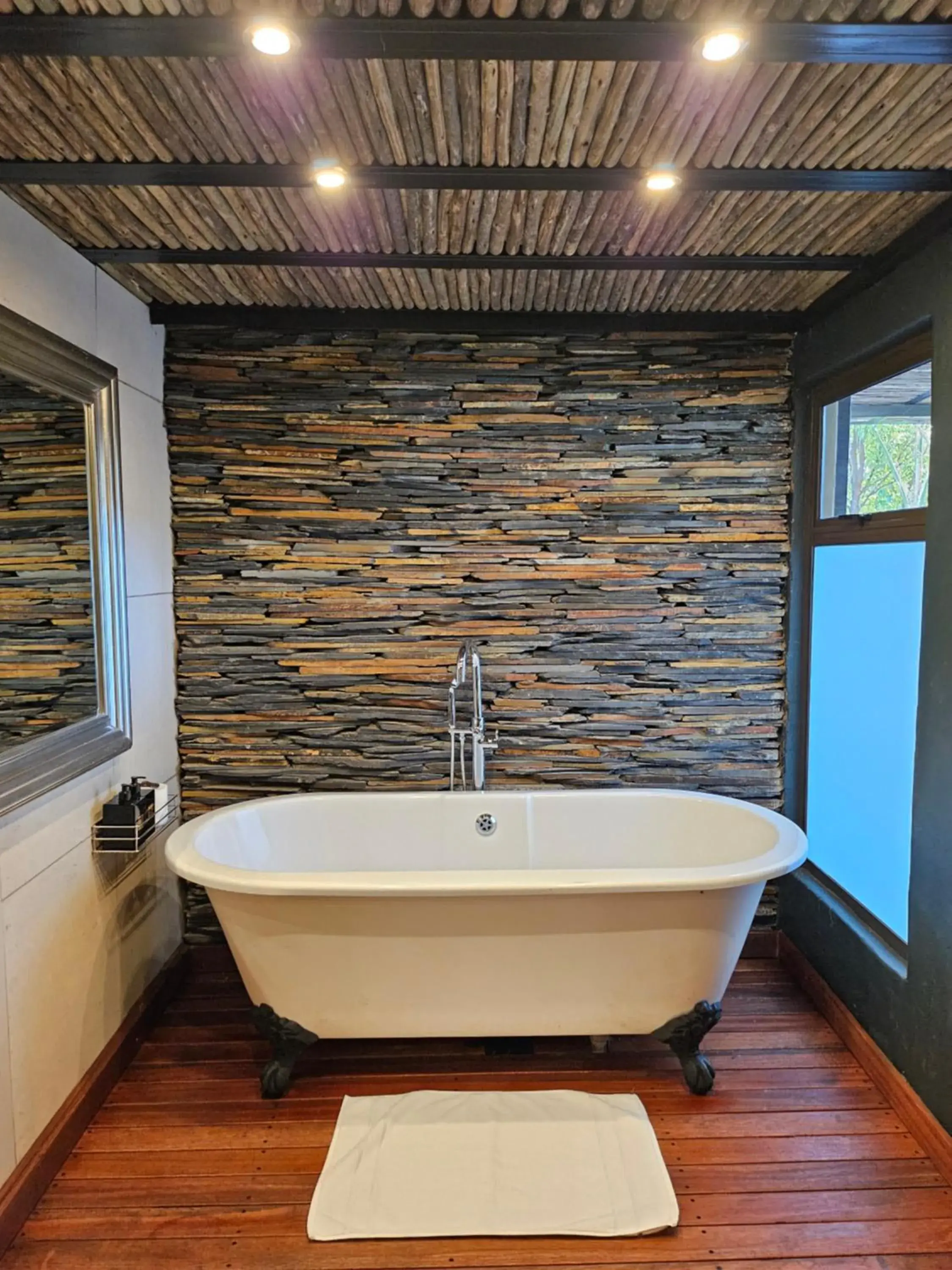 Suite with Hot Tub in The Residence Suite with Hot Tub in The Residence