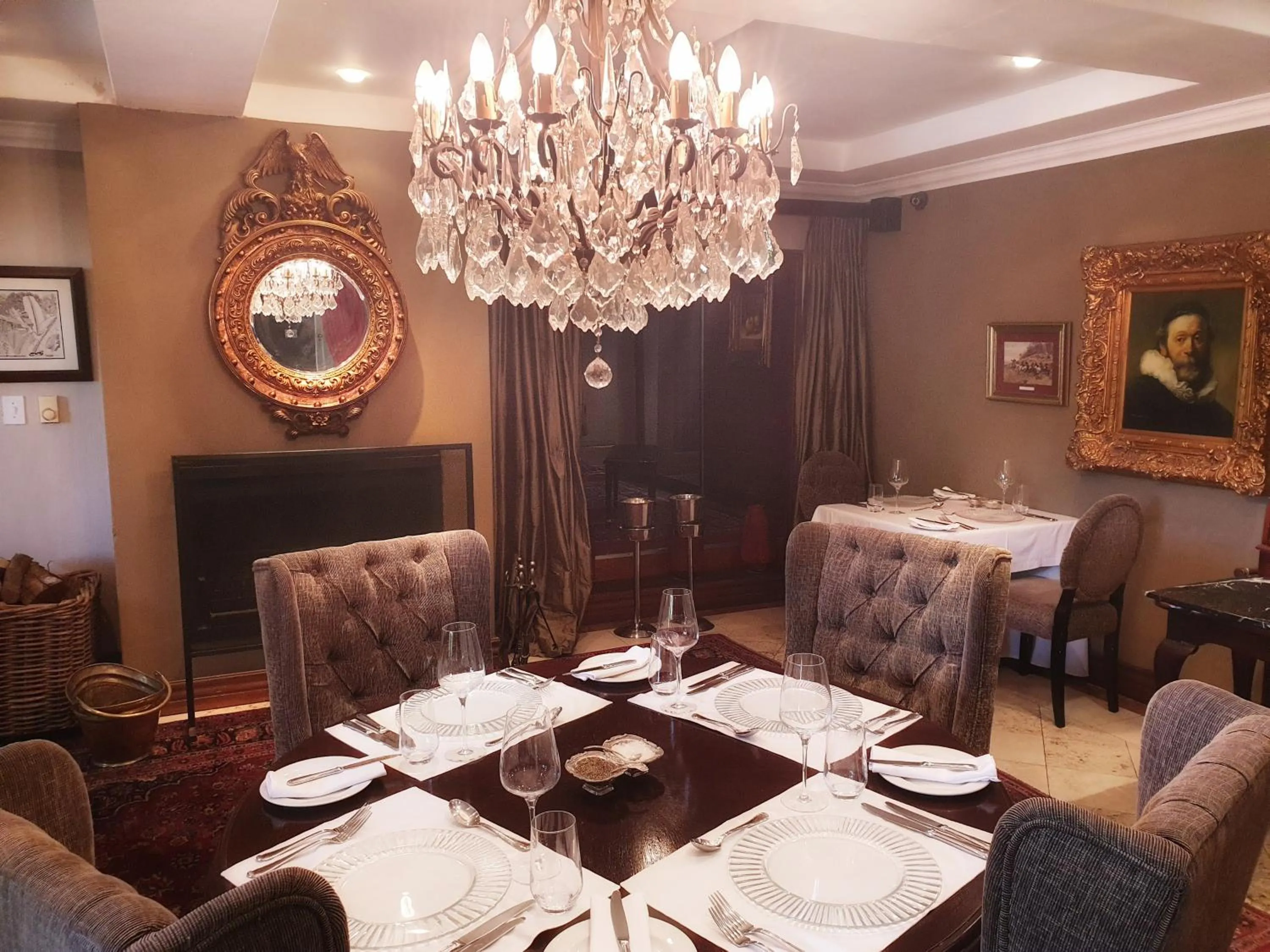 Restaurant/places to eat in The Residence