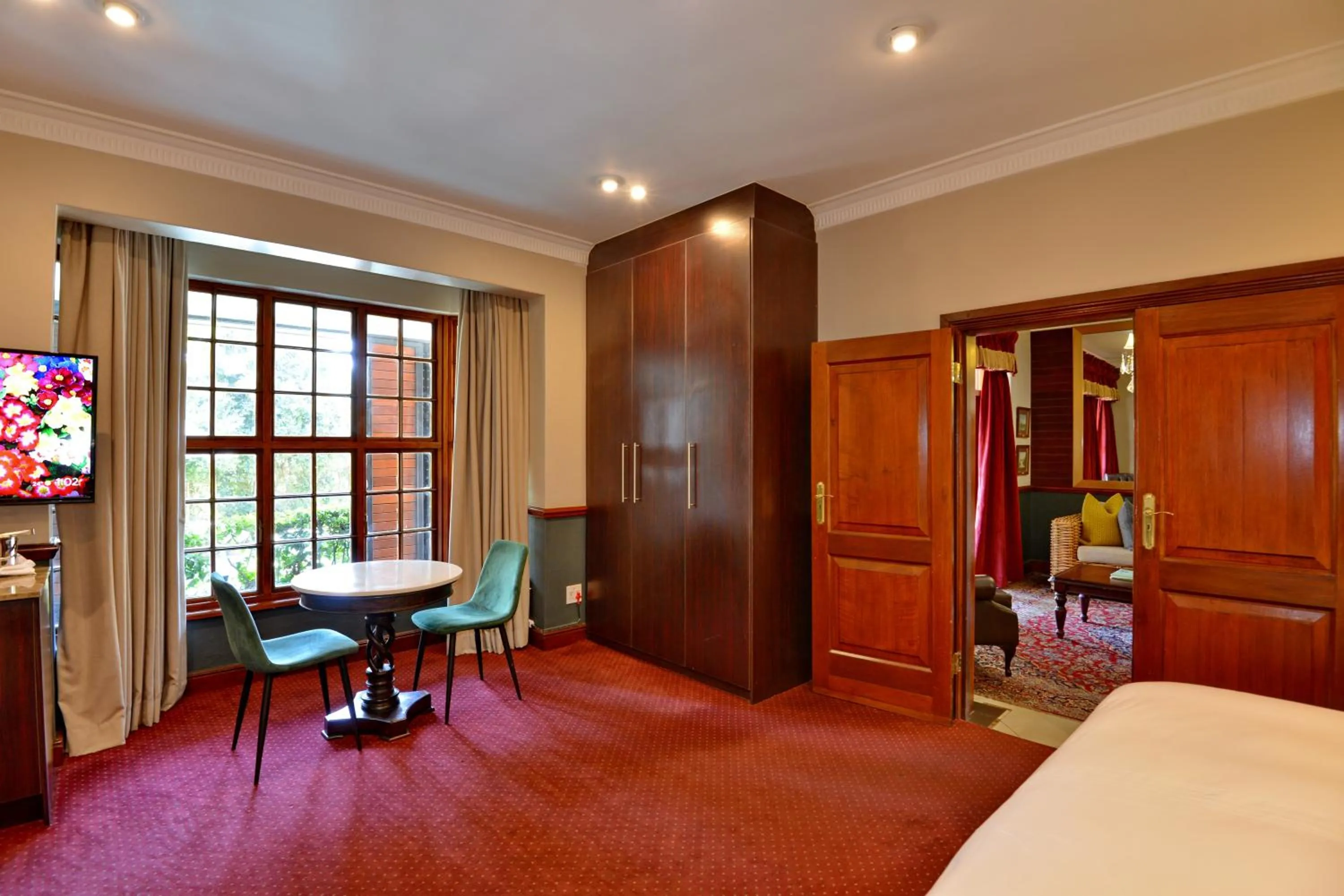 Seating area, Bed in The Residence