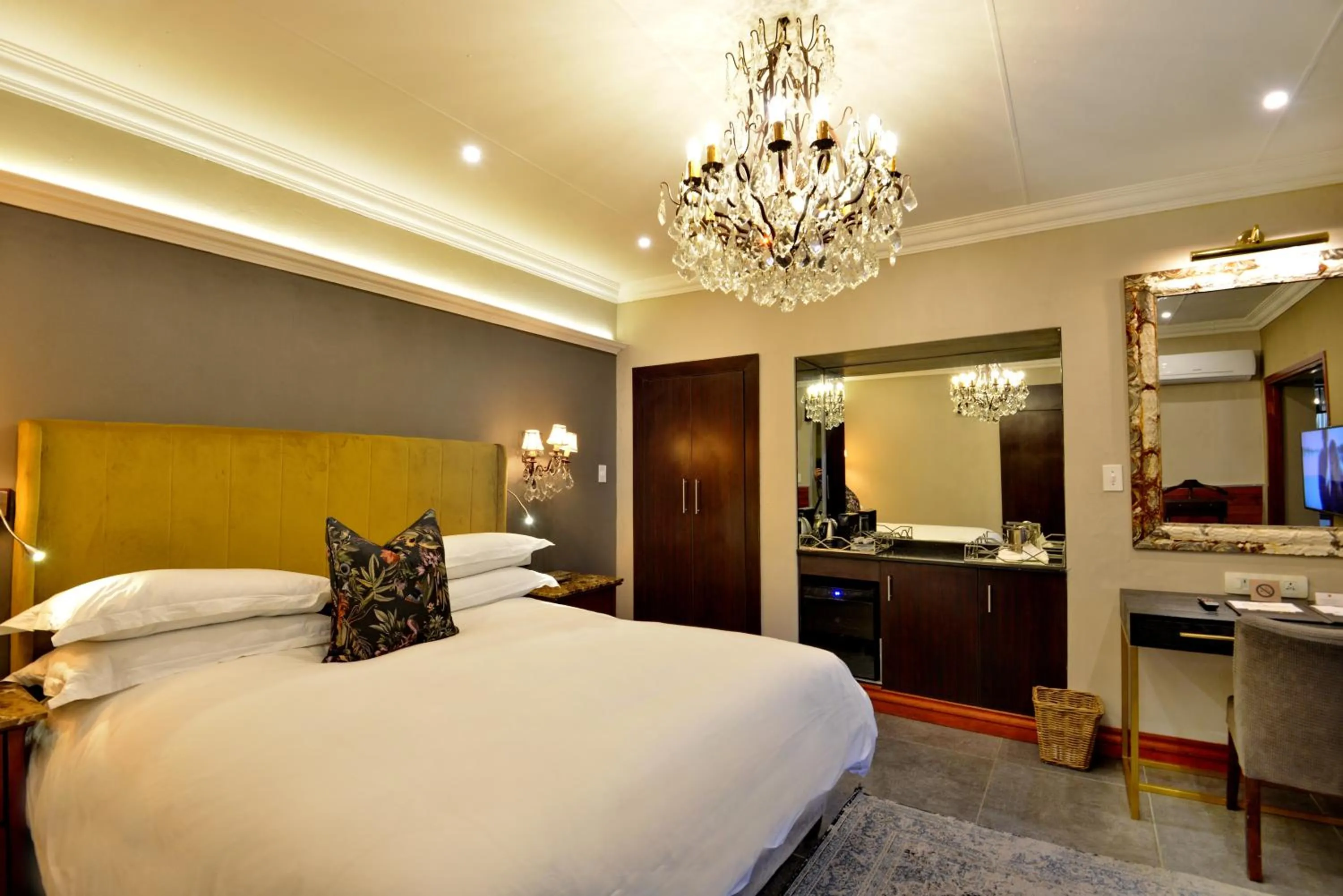 Bedroom, Bed in The Residence