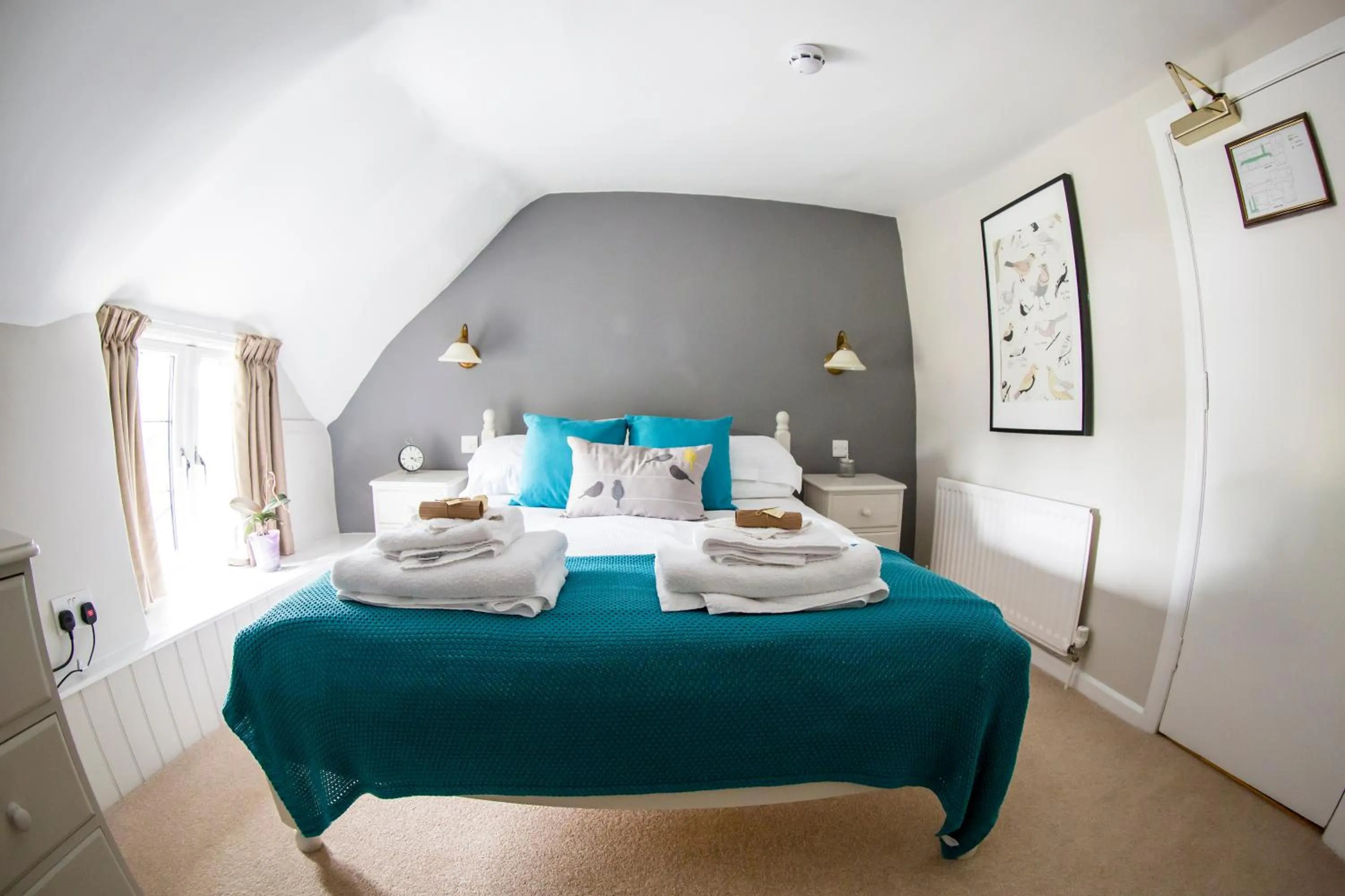 Day, Bed in The Anvil Inn