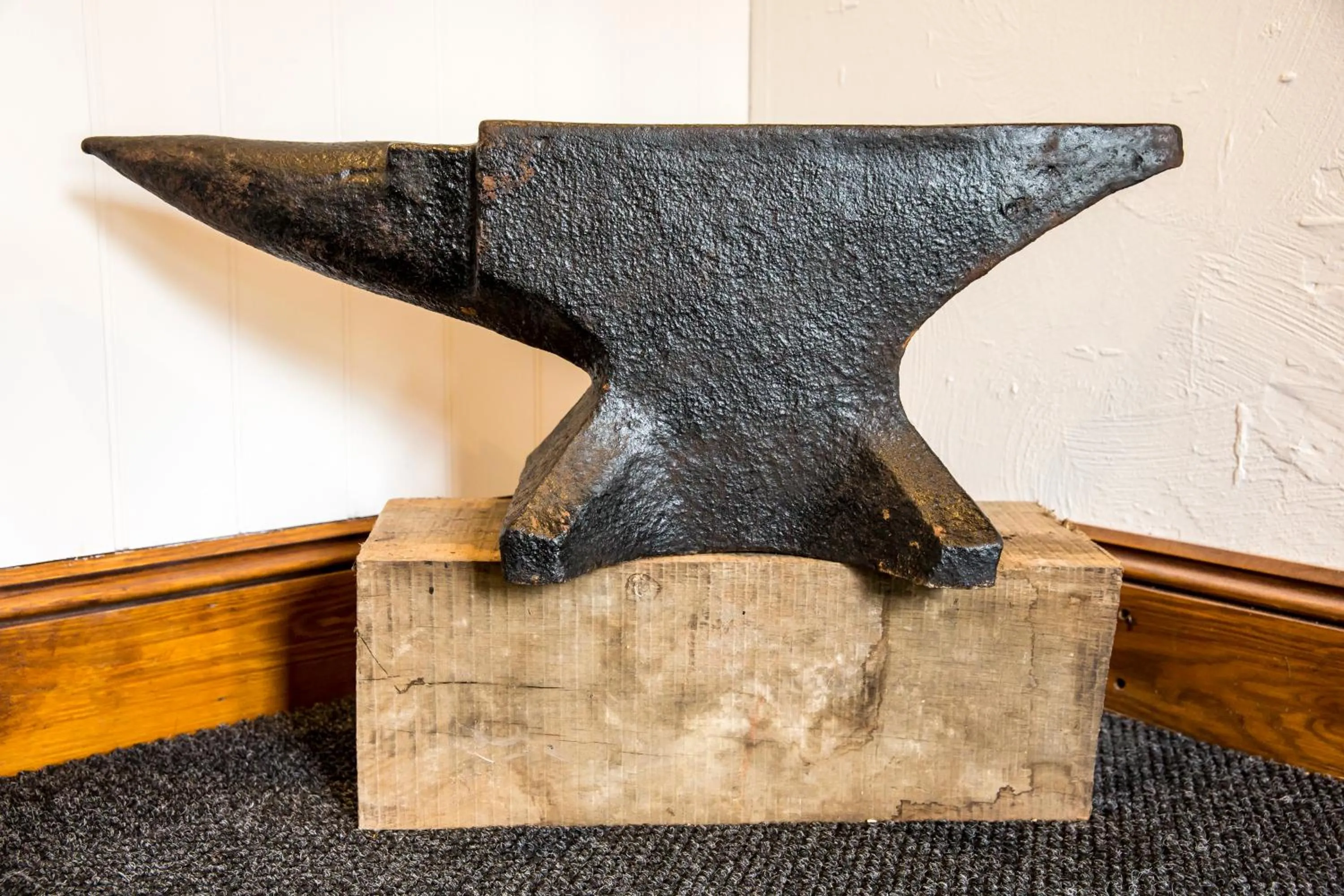 Decorative detail in The Anvil Inn