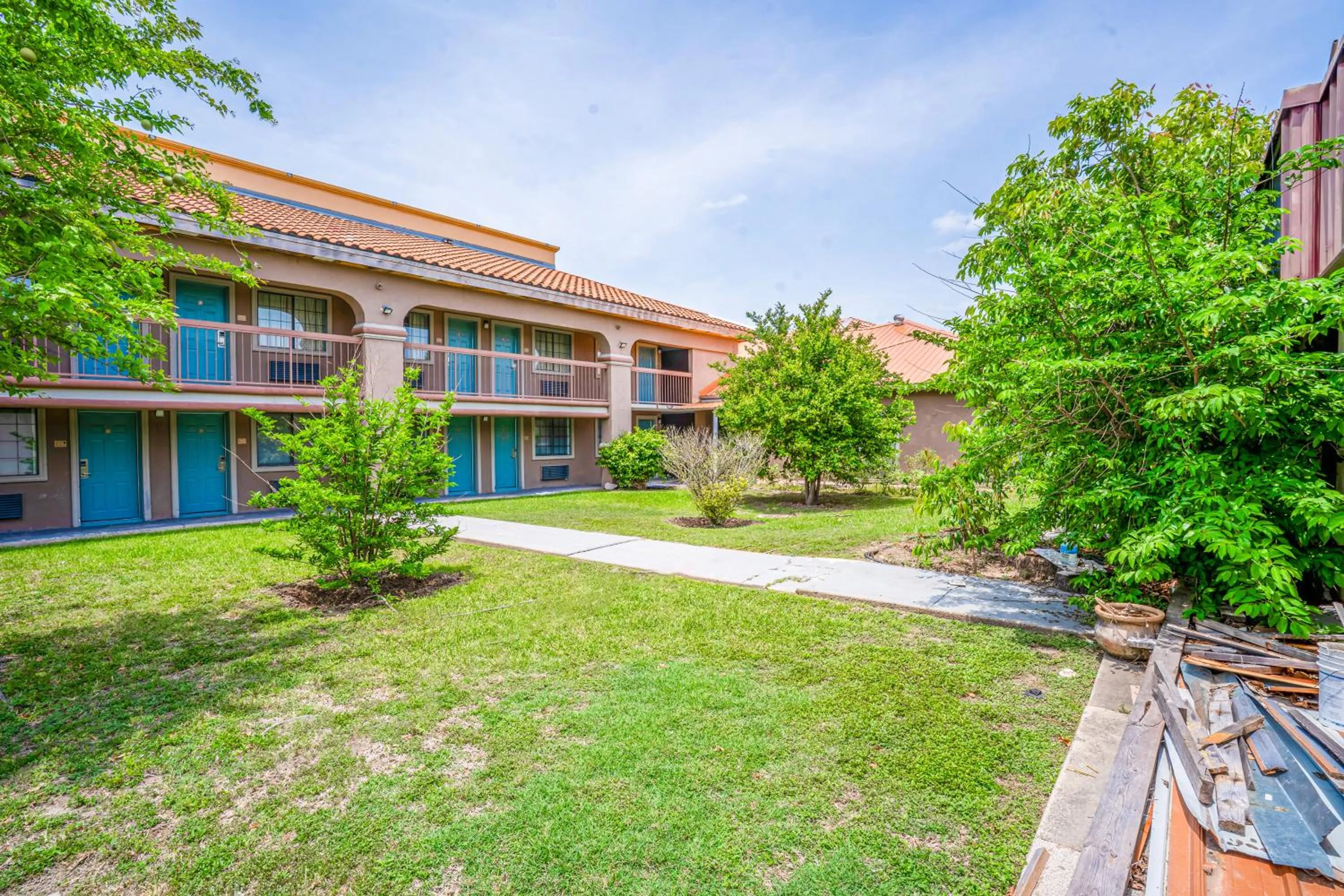 Area and facilities in Lone Star Inn & Suites by OYO Harlingen TX