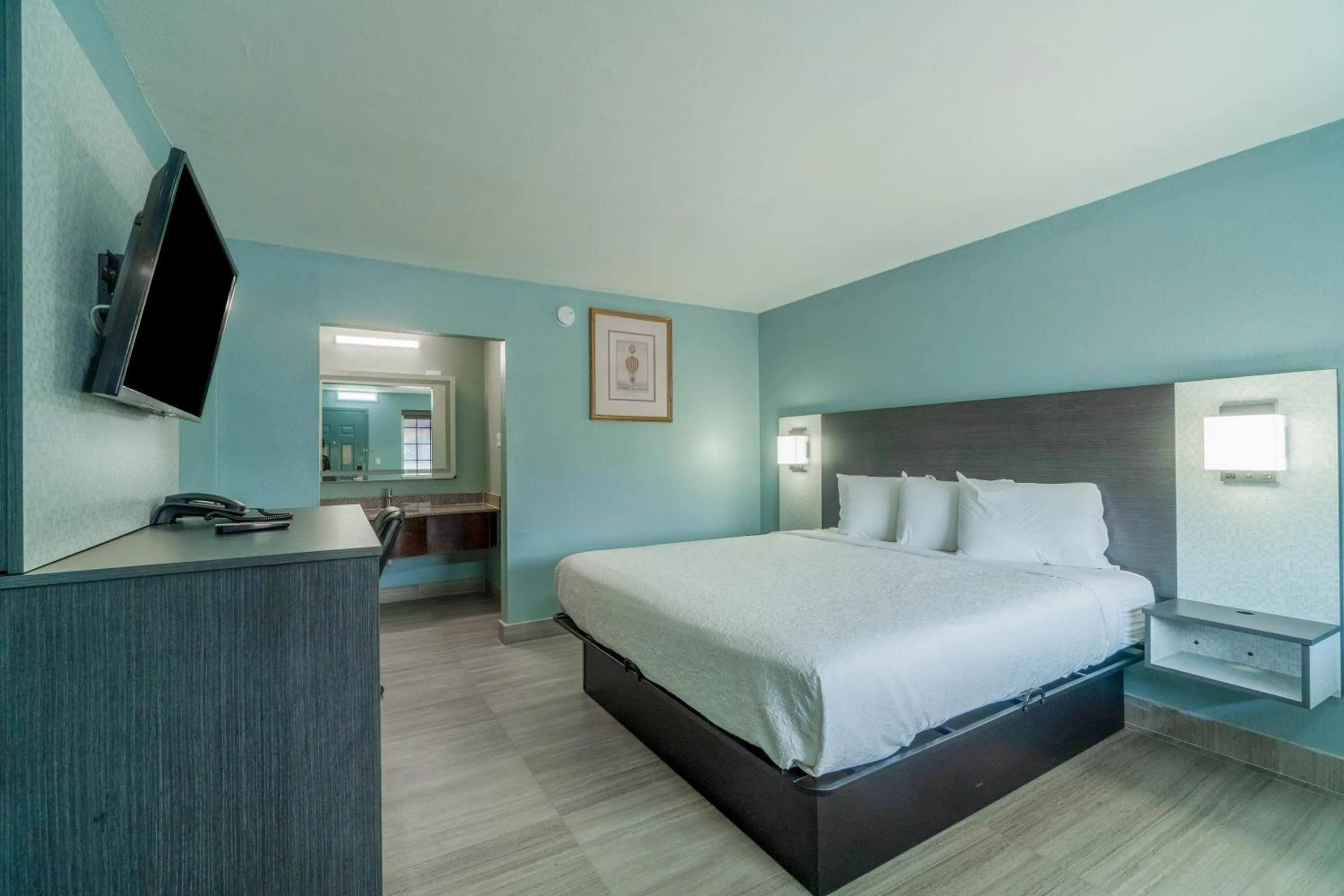 Bedroom, Bed in Lone Star Inn & Suites by OYO Harlingen TX