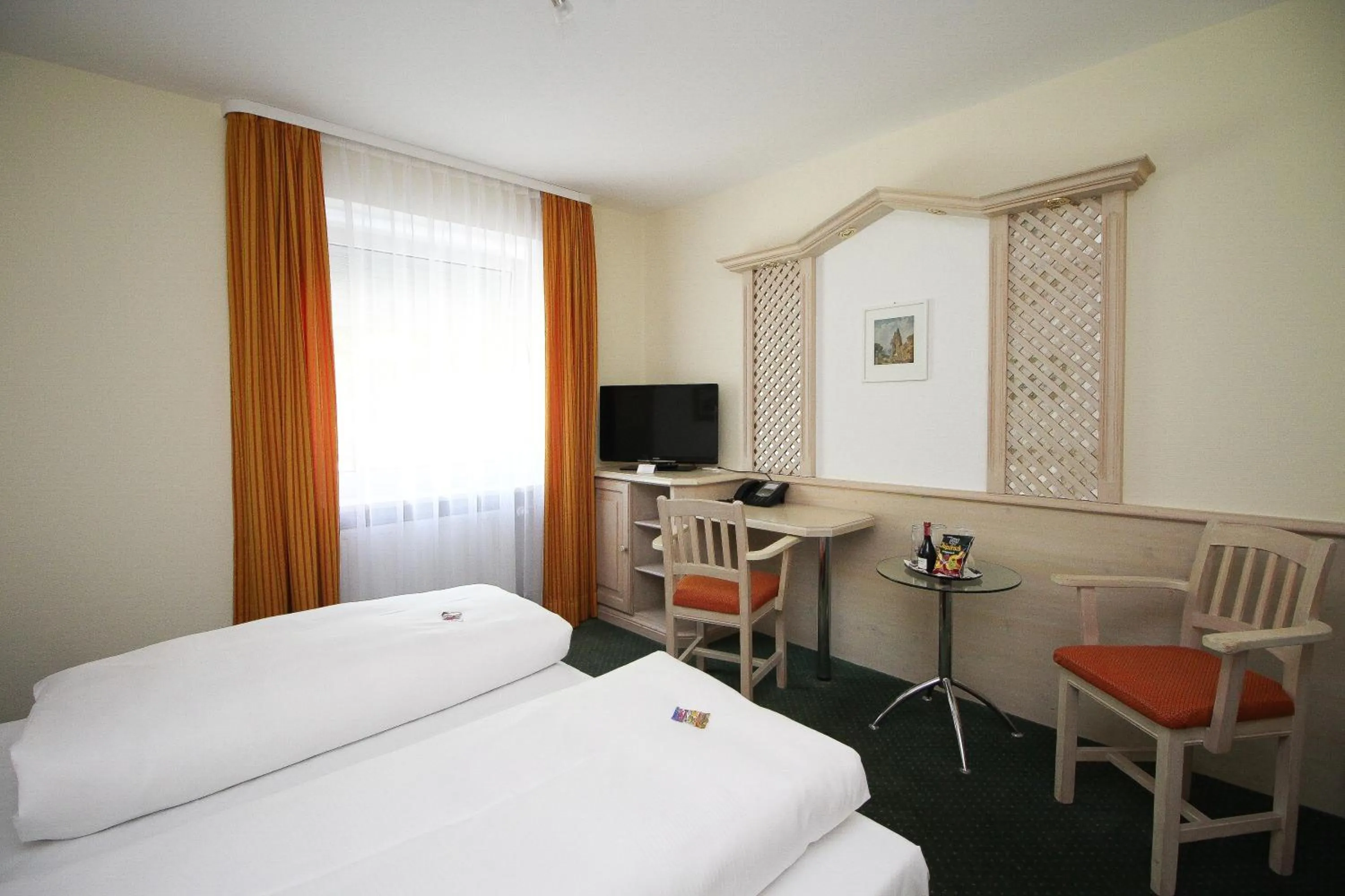 Bedroom, Bed in Hotel Leopold