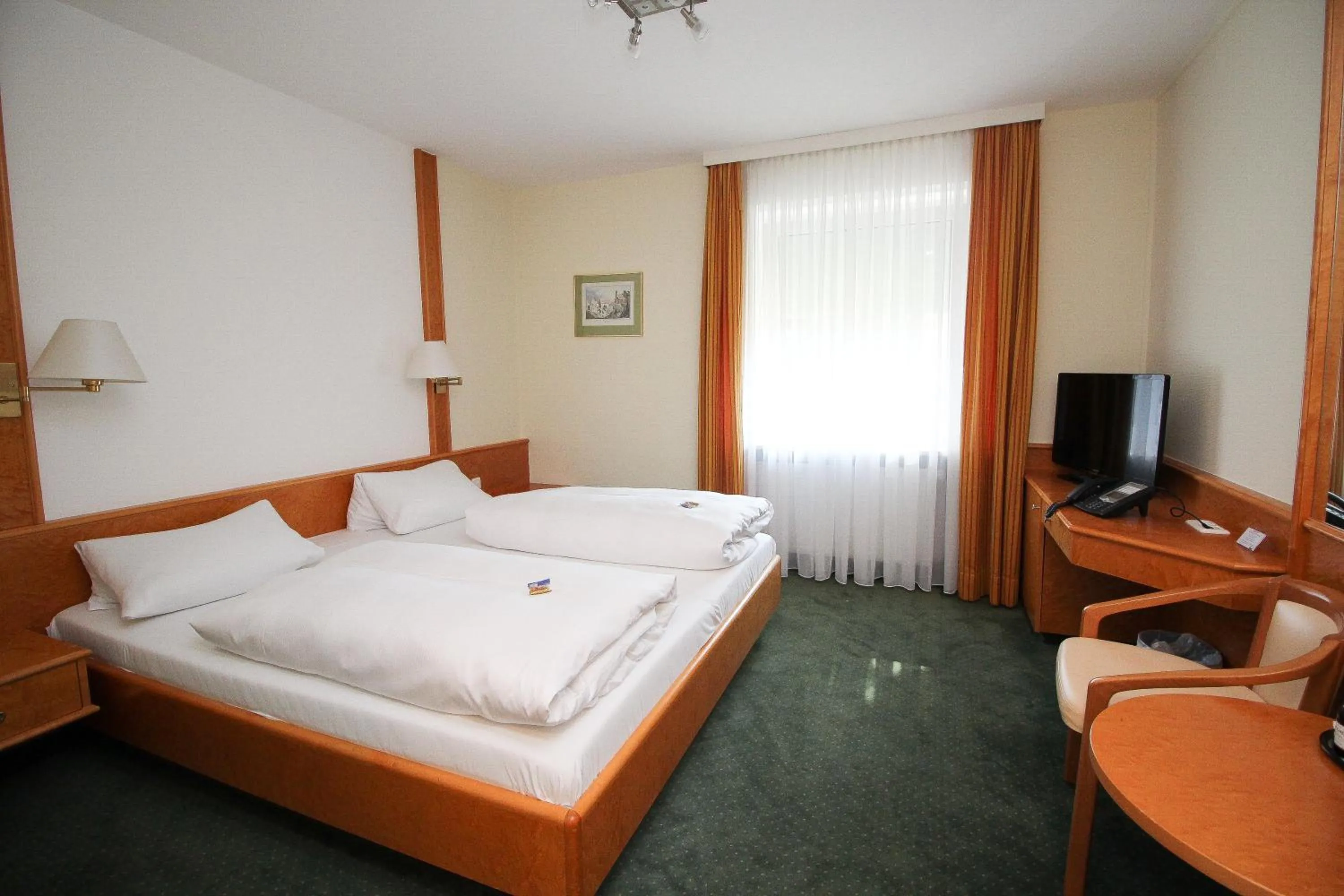 Bedroom, Bed in Hotel Leopold