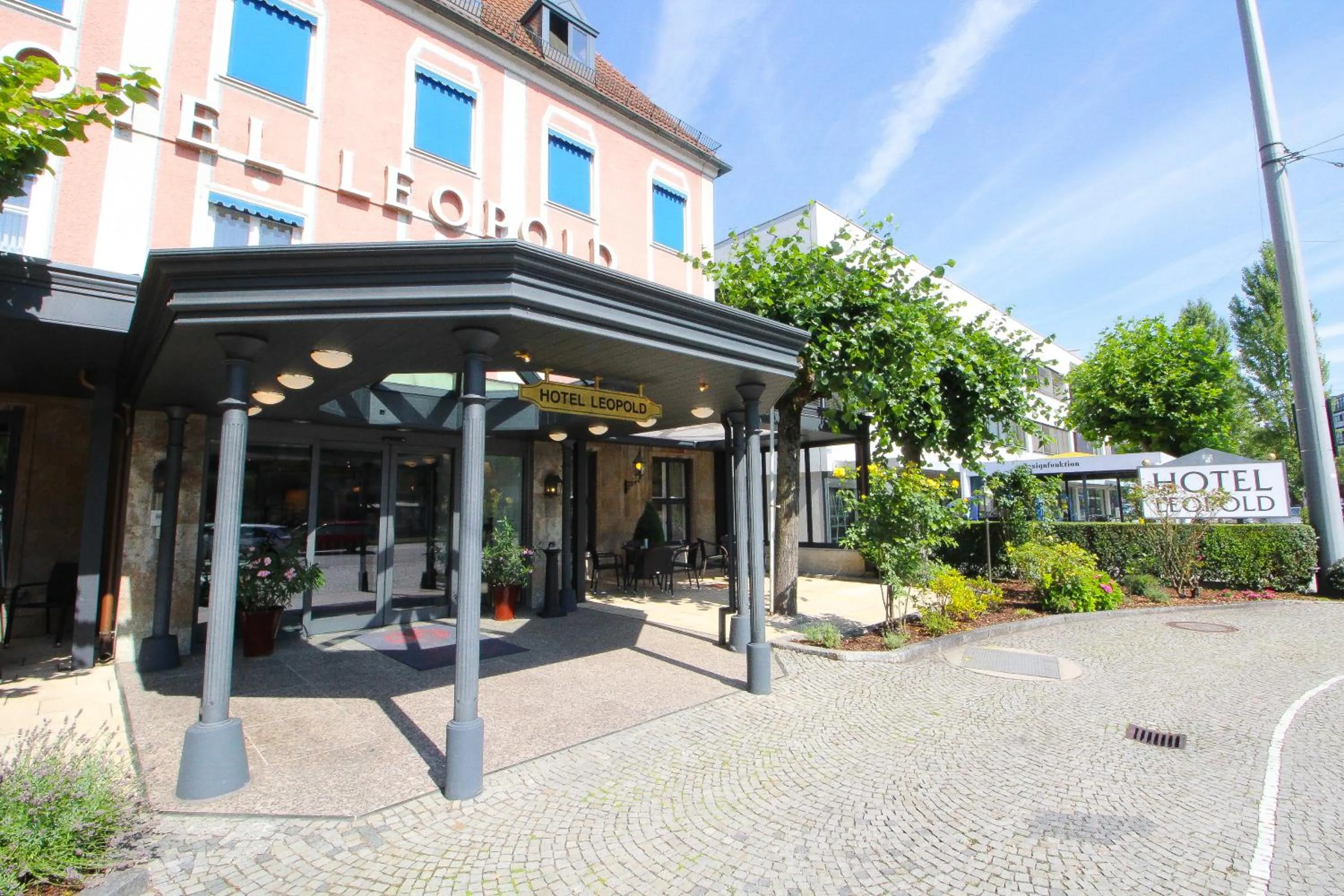 Facade/entrance in Hotel Leopold