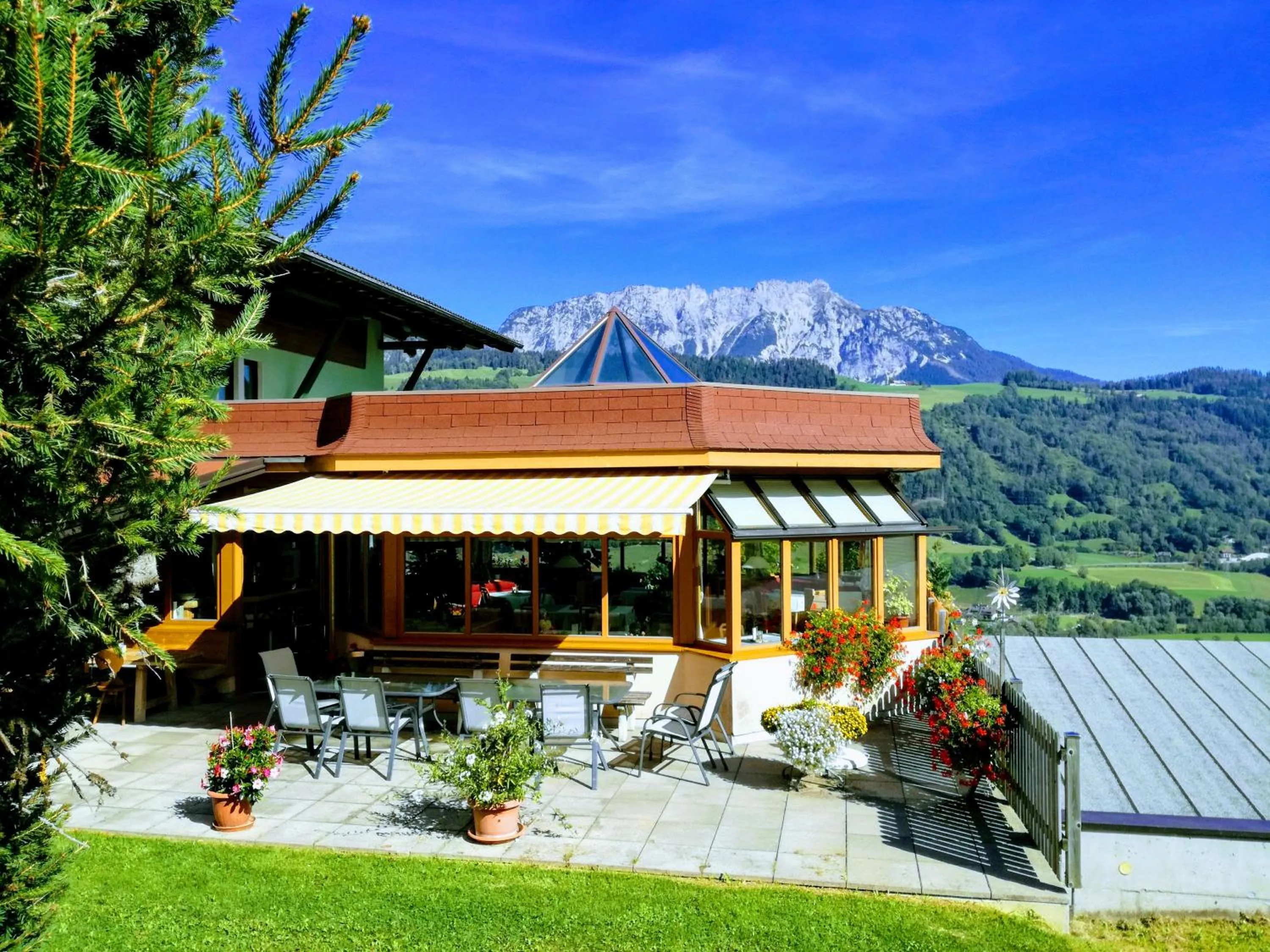 Property building in Panoramahotel Stocker