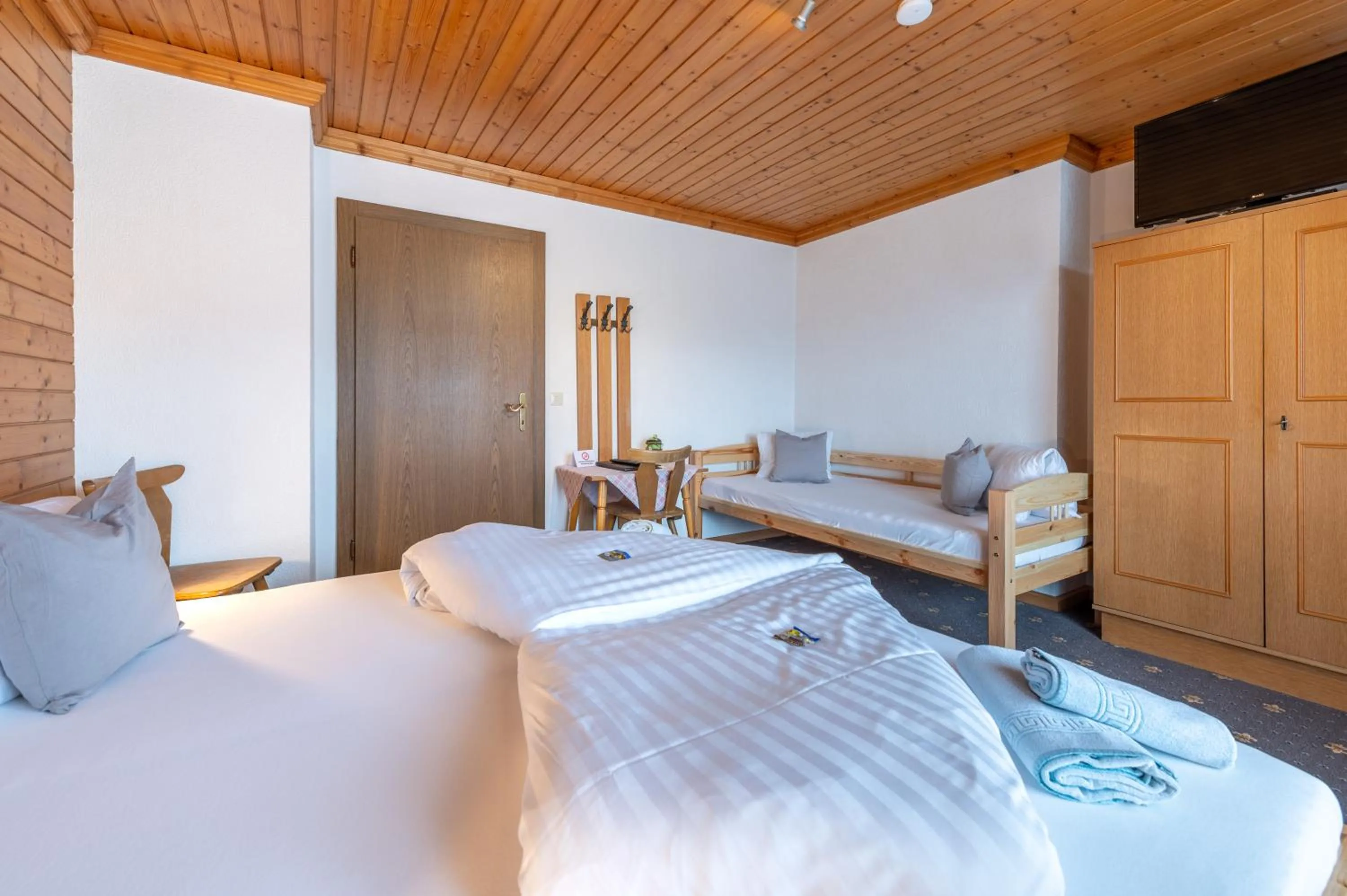 View (from property/room), Bed in Panoramahotel Stocker